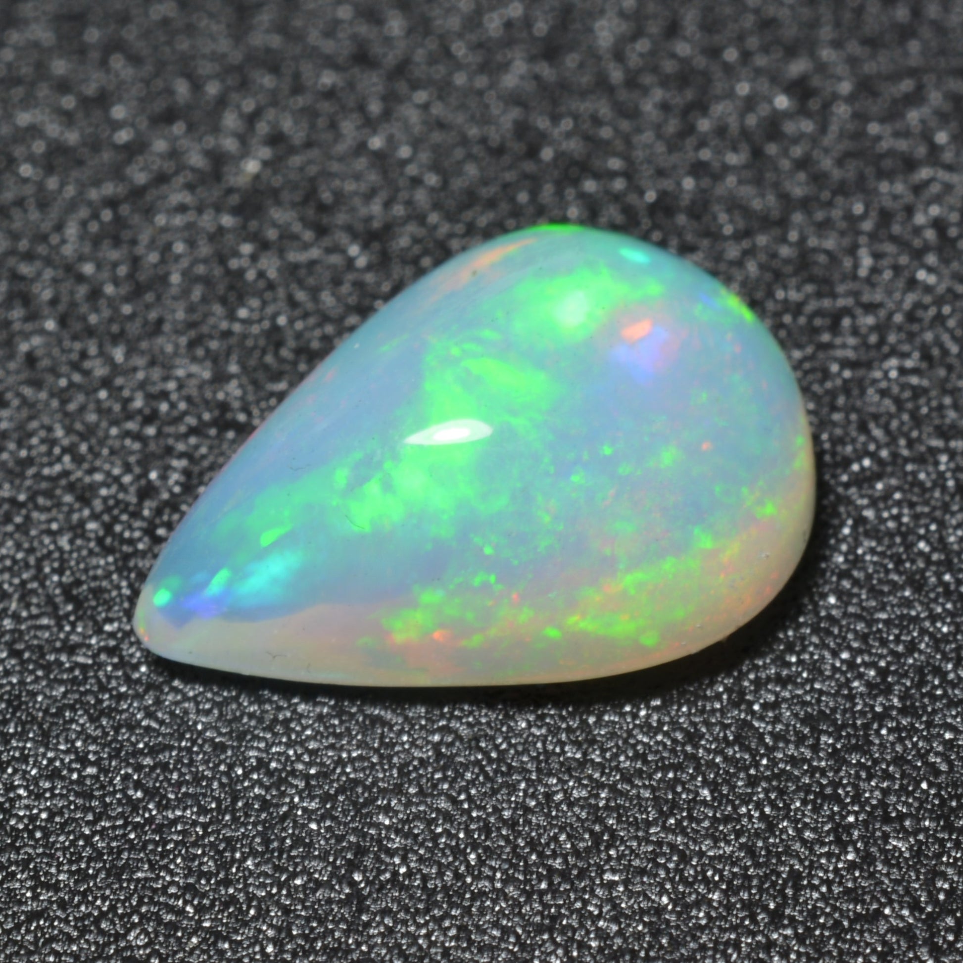 Opale Cabochon Poire 2,76ct - PASSOT GEMS
