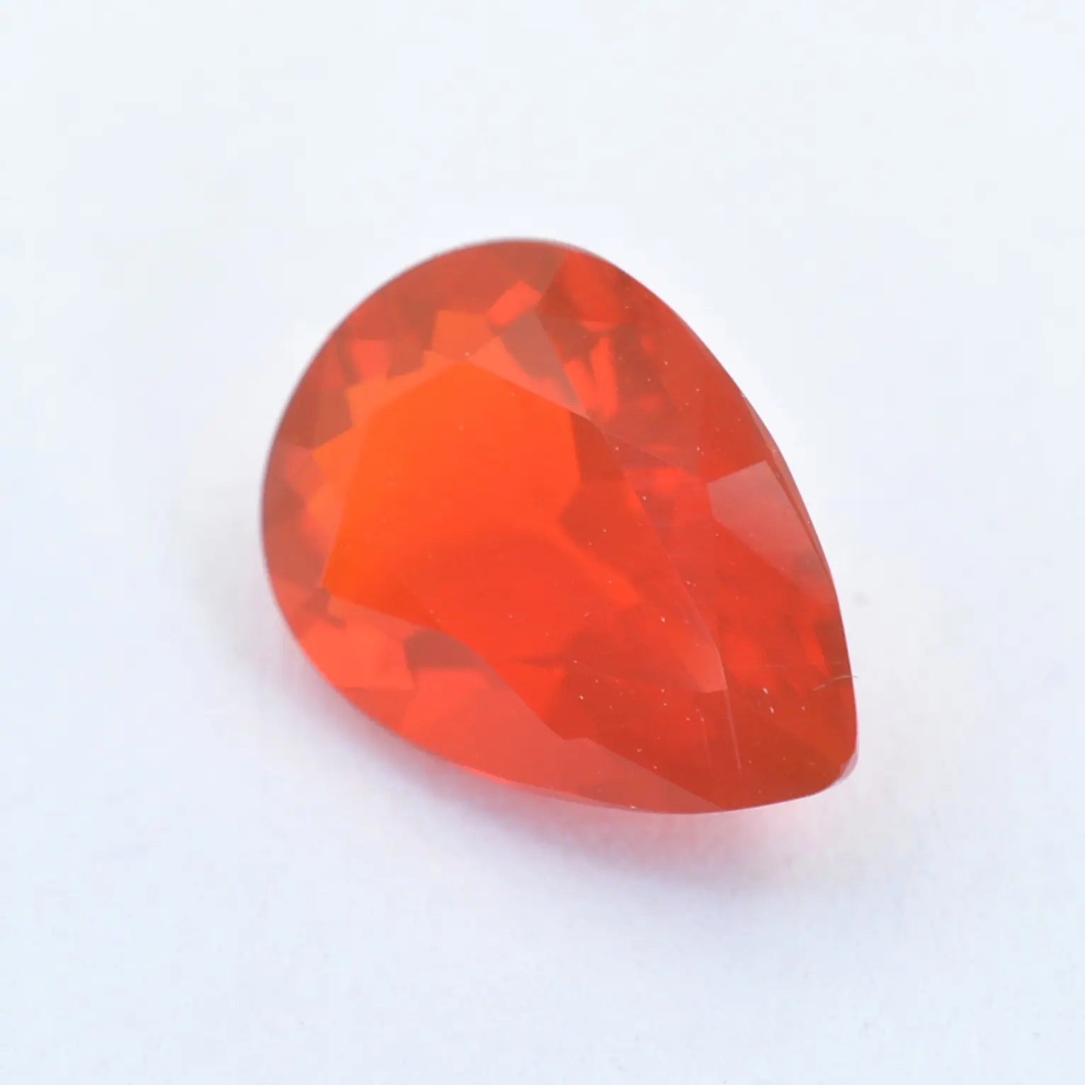 Pierre taillée Opale de feu Poire 0,54 ct 