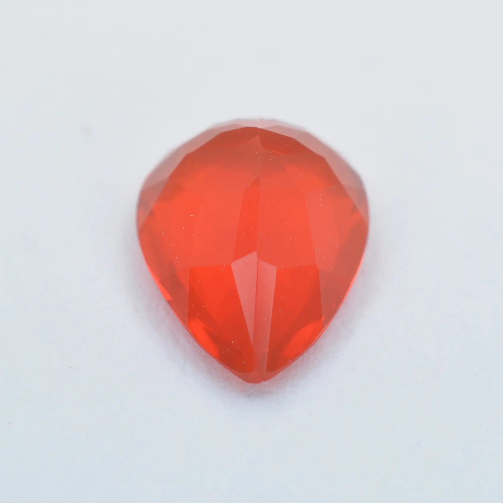 Pierre taillée Opale de feu Poire 0,54 ct 