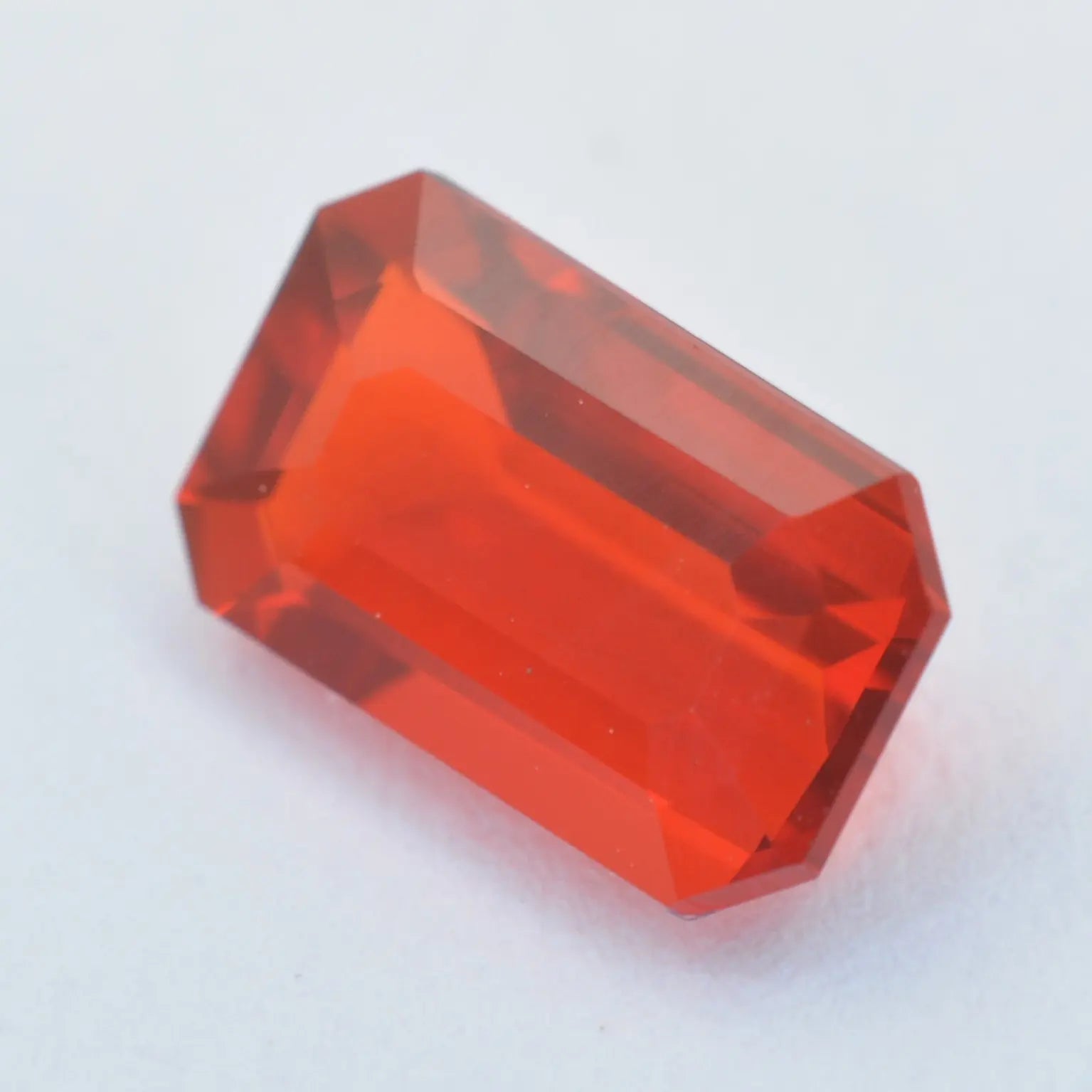 Pierre taillée Opale de feu Rectangle 0,55 ct 