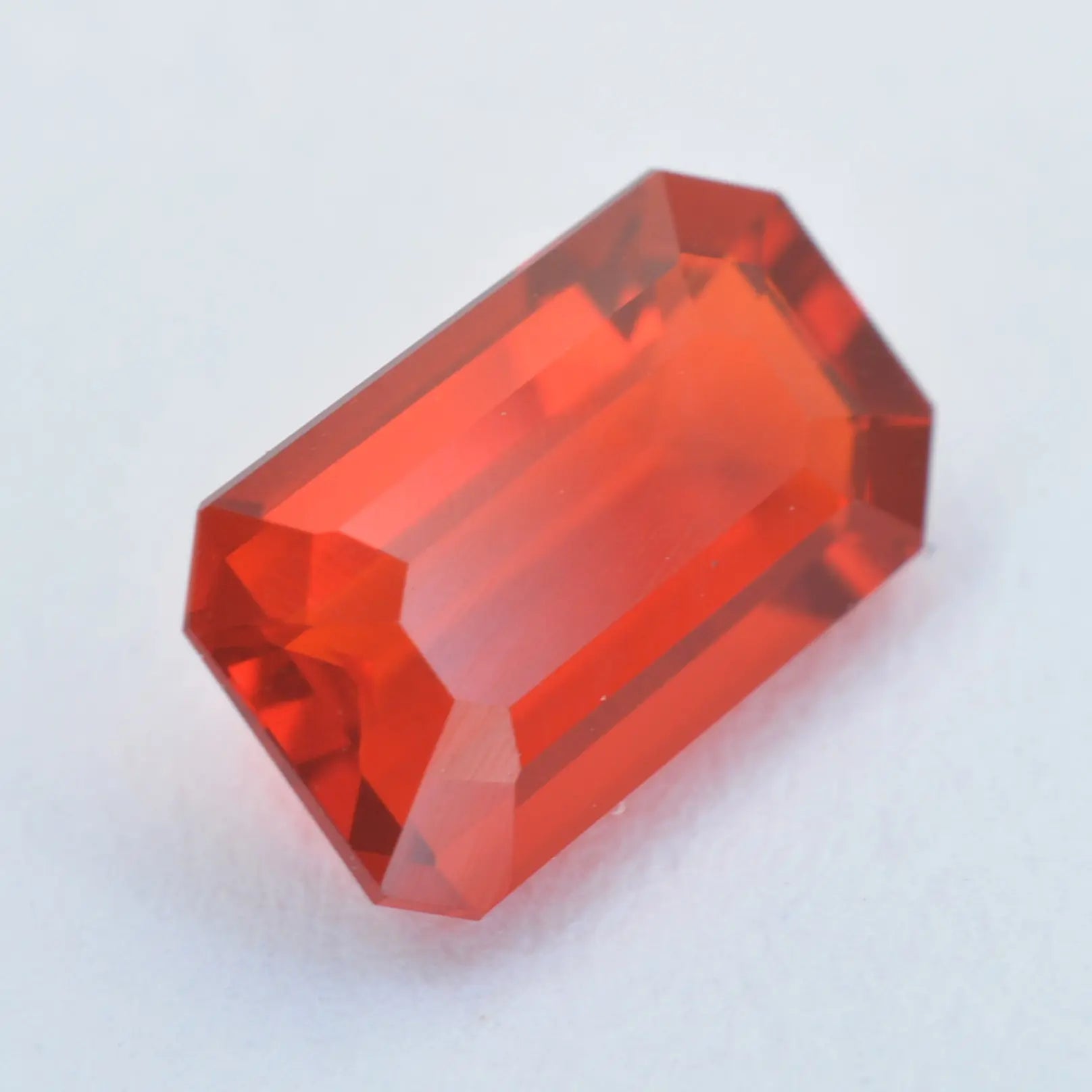 Pierre taillée Opale de feu Rectangle 0,55 ct 