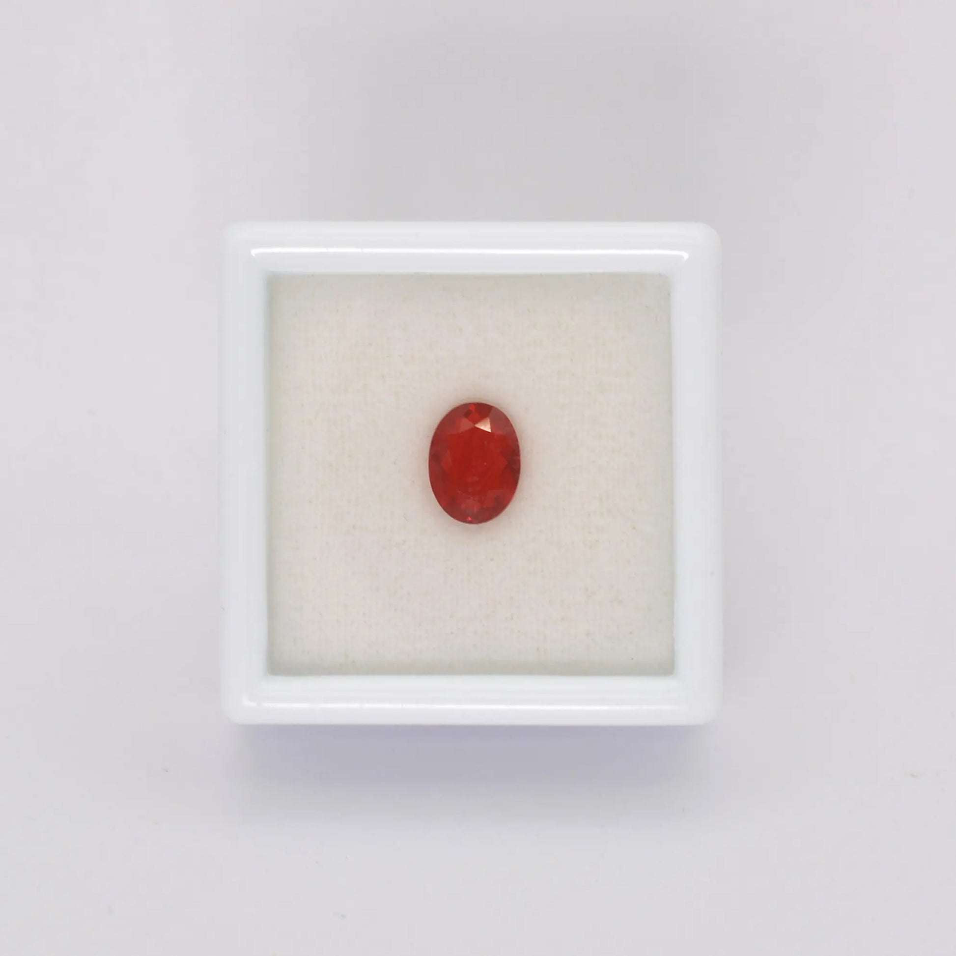 Pierre taillée Opale de feu Ovale 0,50 ct 