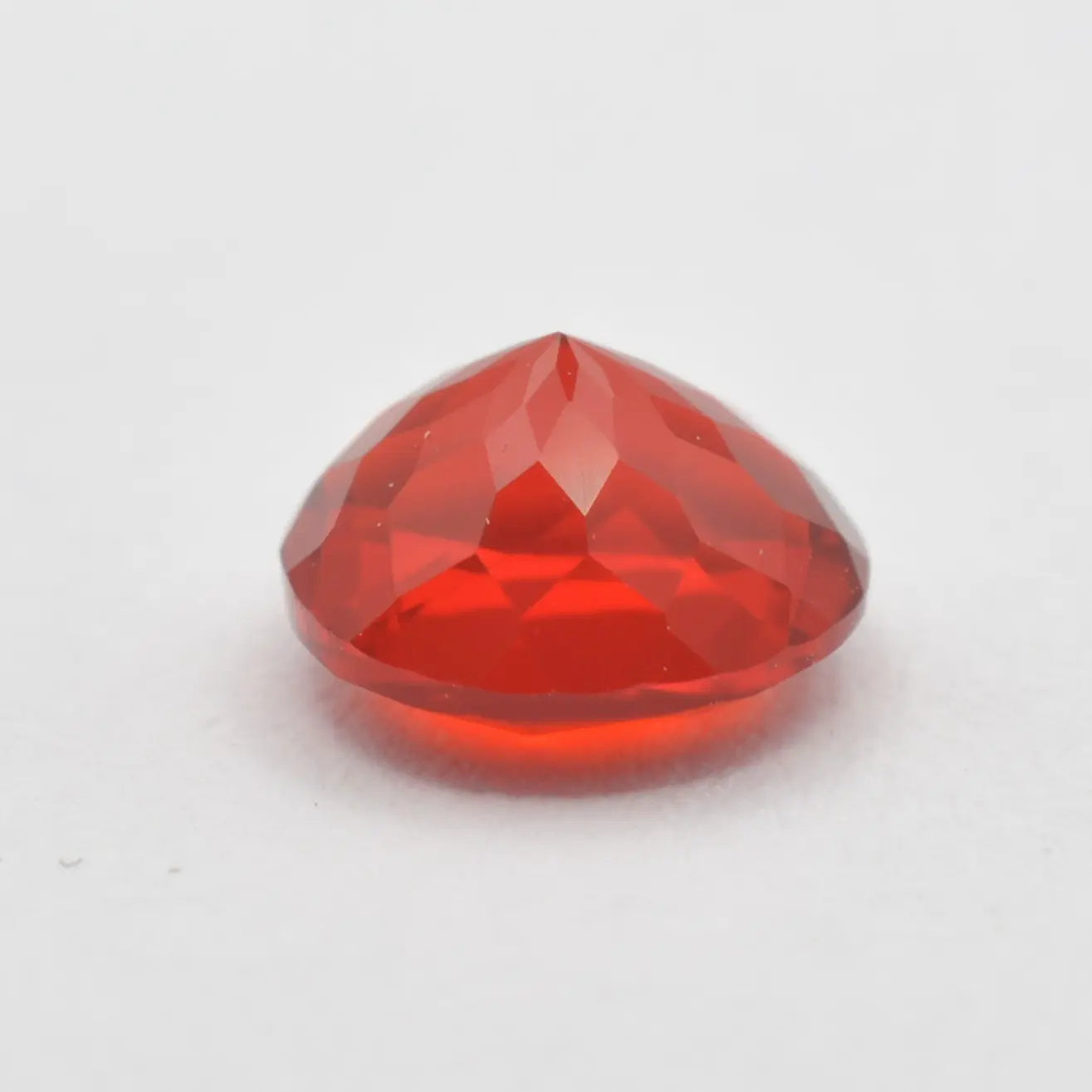 Pierre taillée Opale de feu Ronde 0,45 ct 