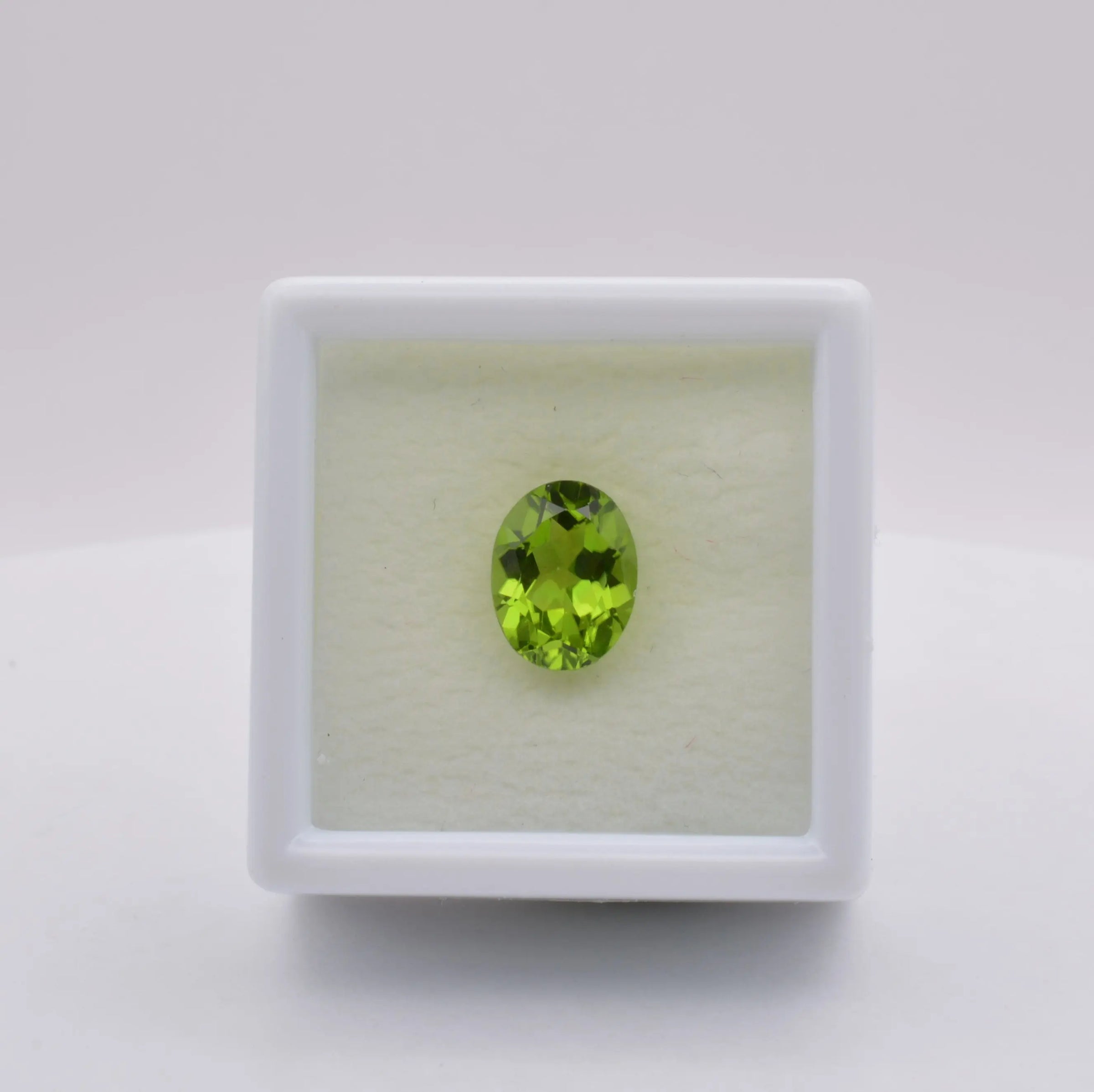 Pierre taillée Péridot Ovale 2,15ct