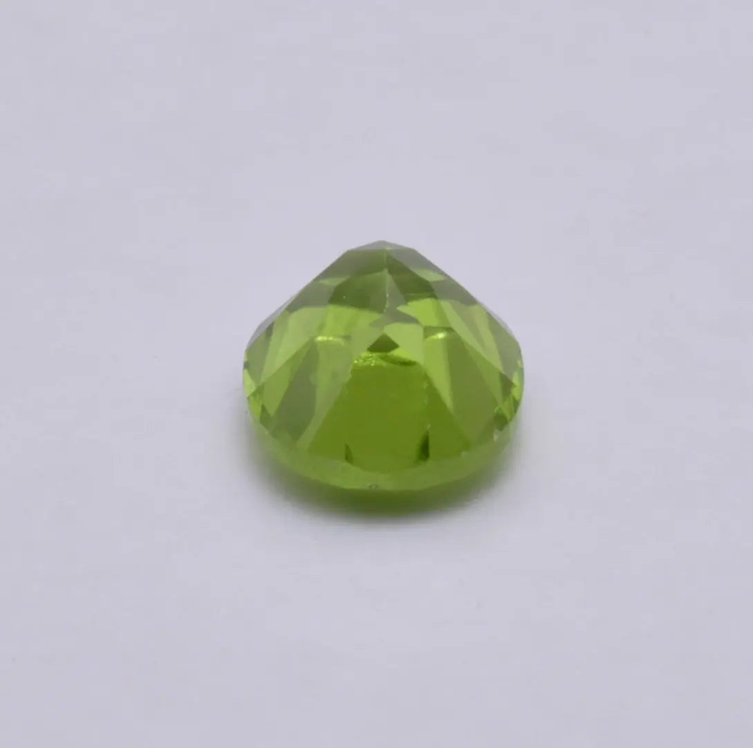 Pierre taillée Péridot Ovale 2,28ct