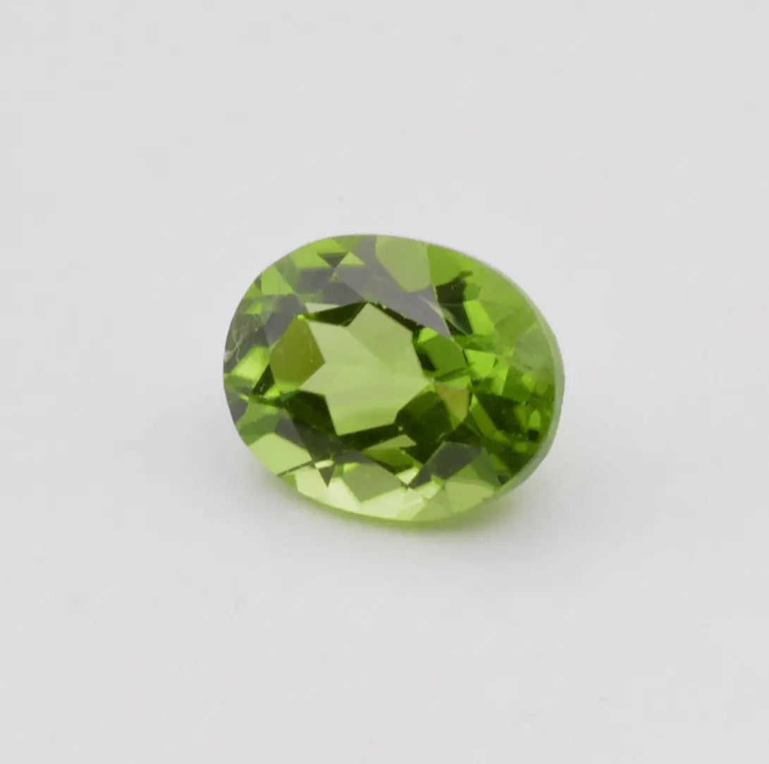 Pierre taillée Péridot Ovale 2,28ct
