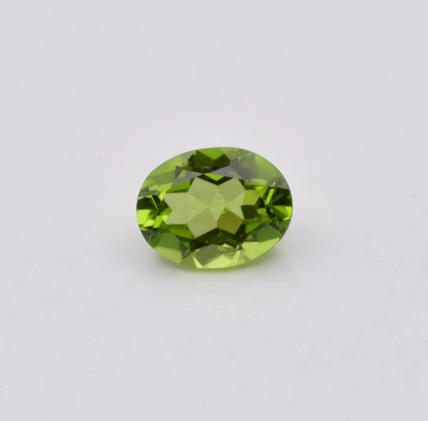 Pierre taillée Péridot Ovale 2,15ct