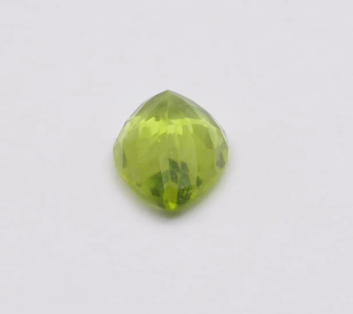 Pierre taillée Péridot Poire 3,71ct