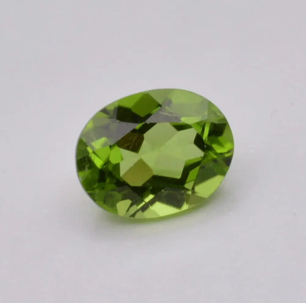 Pierre taillée Péridot Ovale 2,28ct