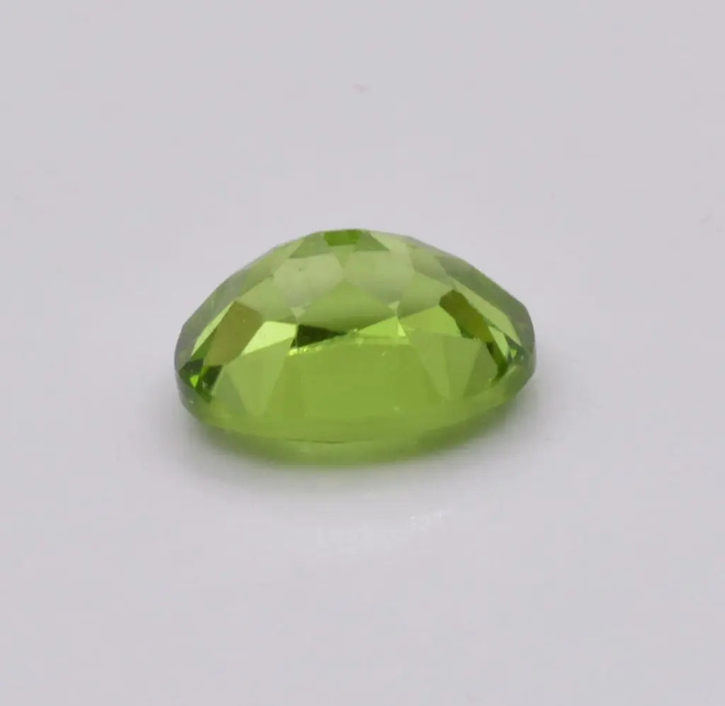 Pierre taillée Péridot Ovale 2,21ct