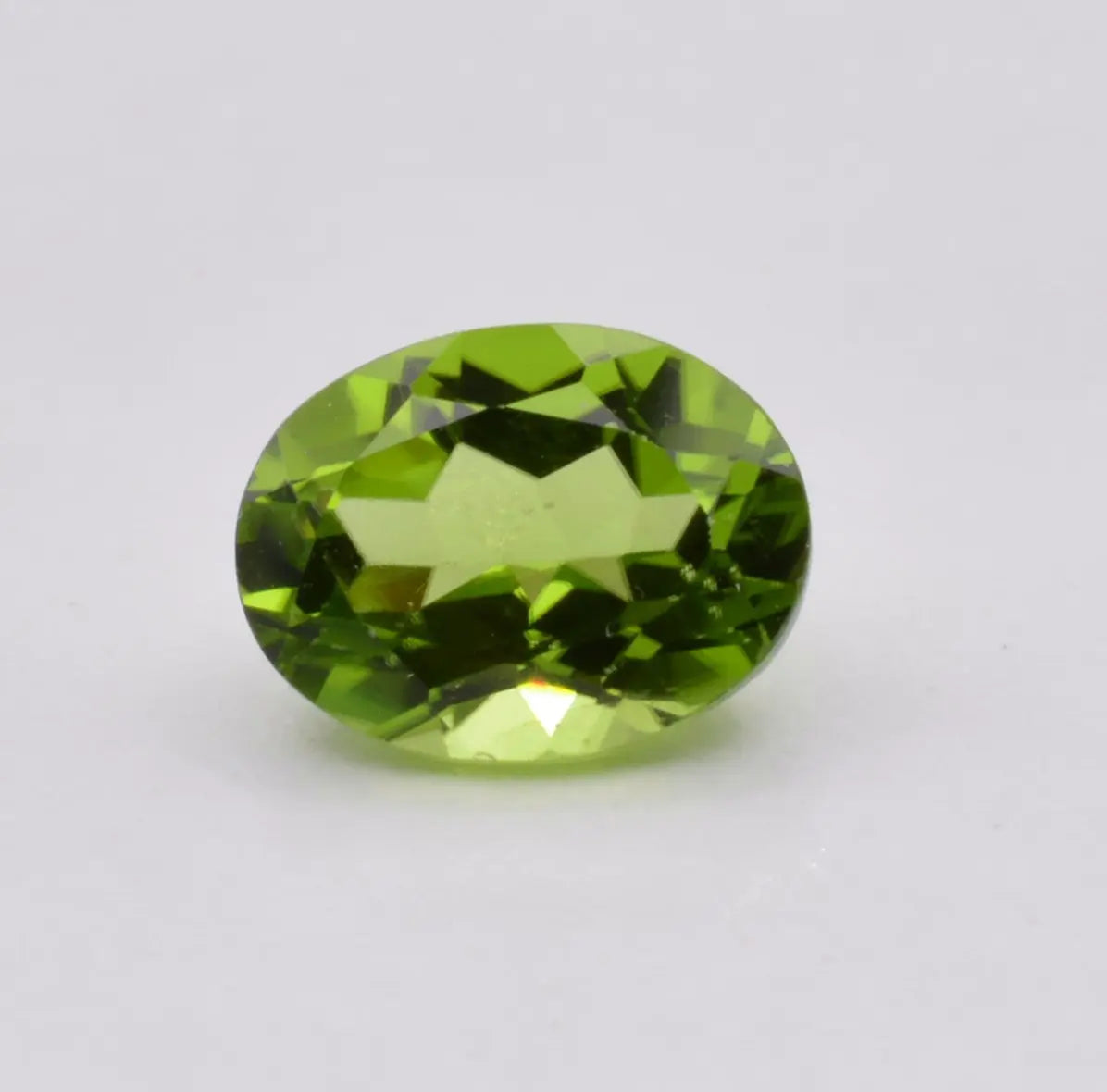 Pierre taillée Péridot Ovale 2,15ct