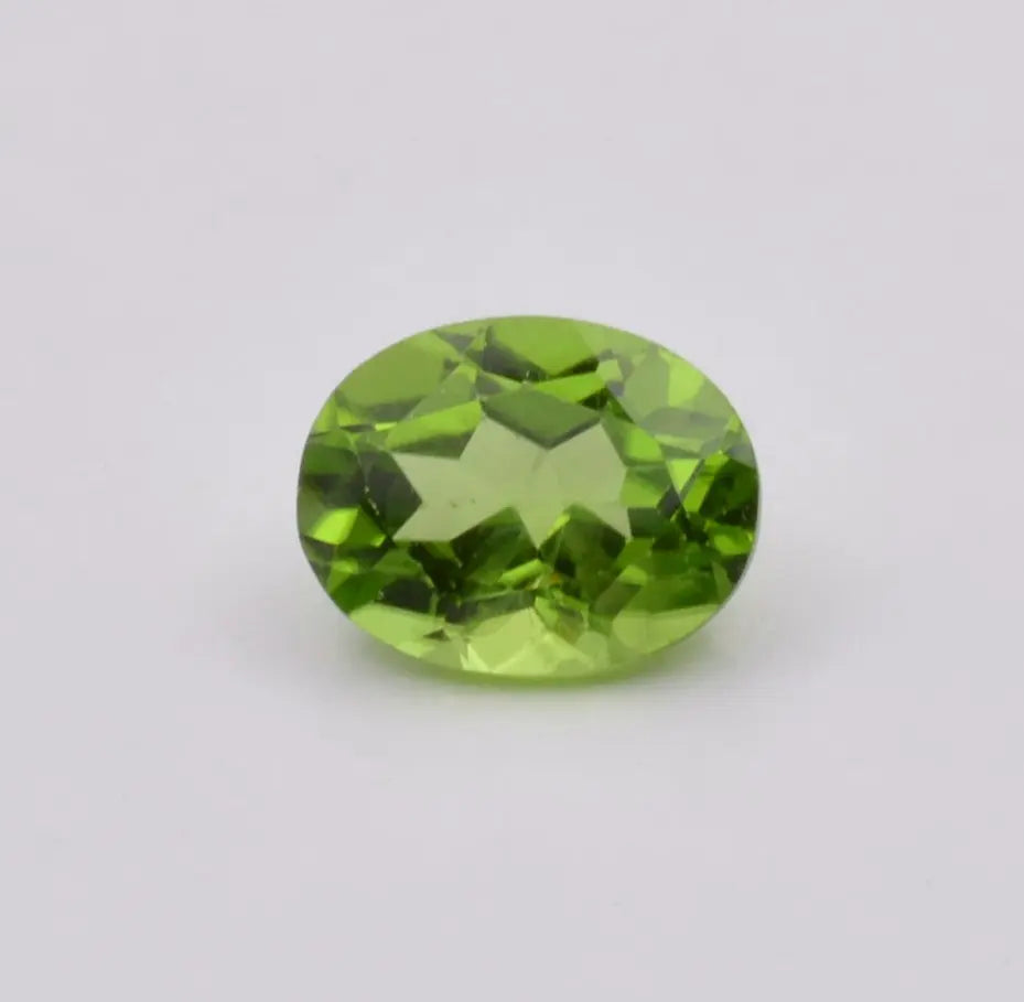 Pierre taillée Péridot Ovale 2,21ct
