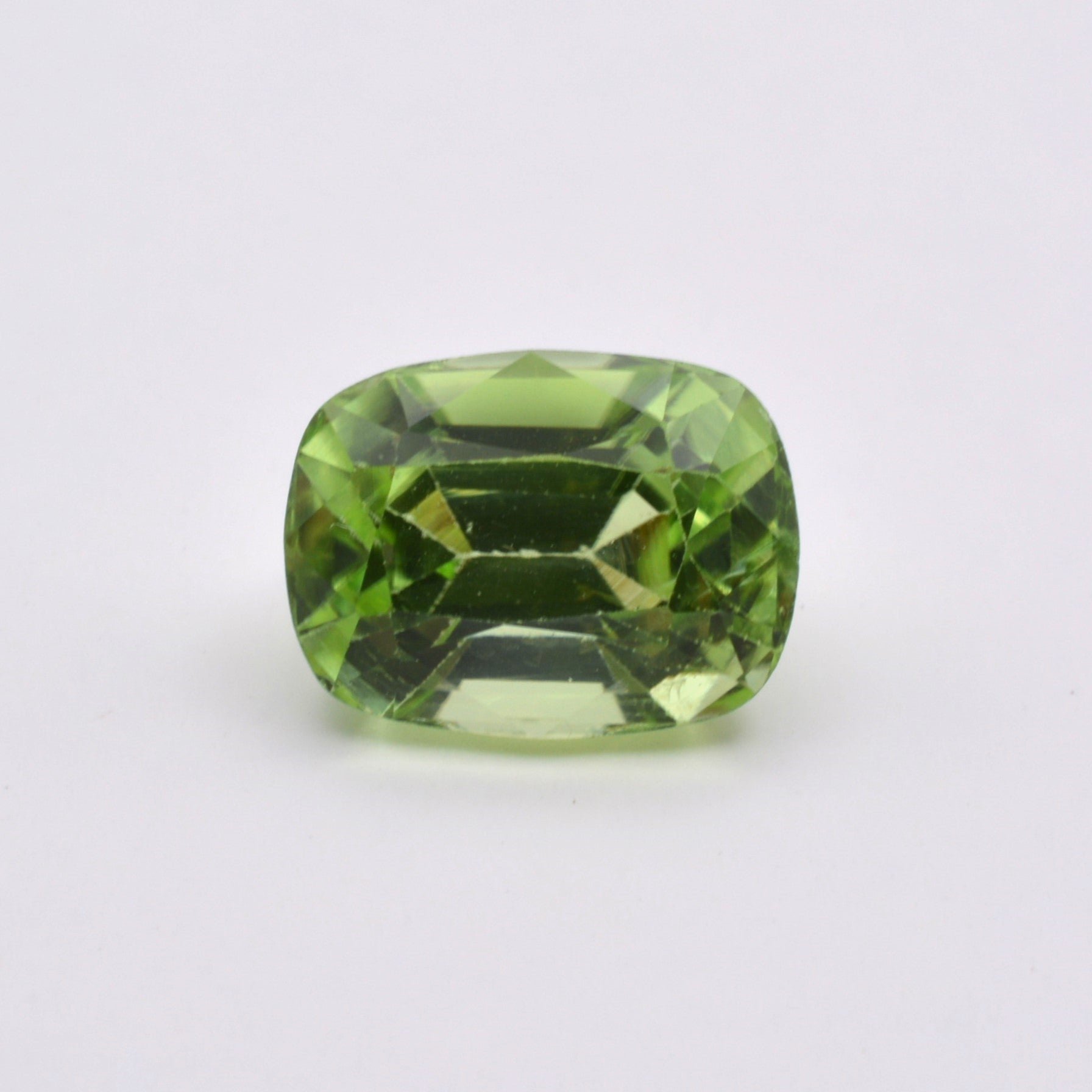 Pierre taillée Péridot Coussin Rectangle 4,10ct