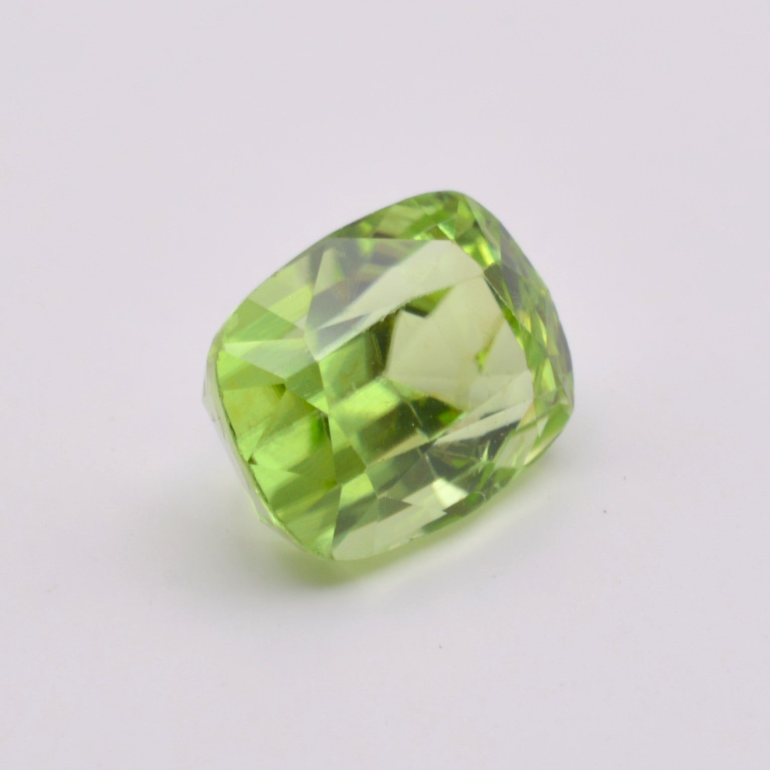 Pierre taillée Péridot Coussin Rectangle 4,10ct