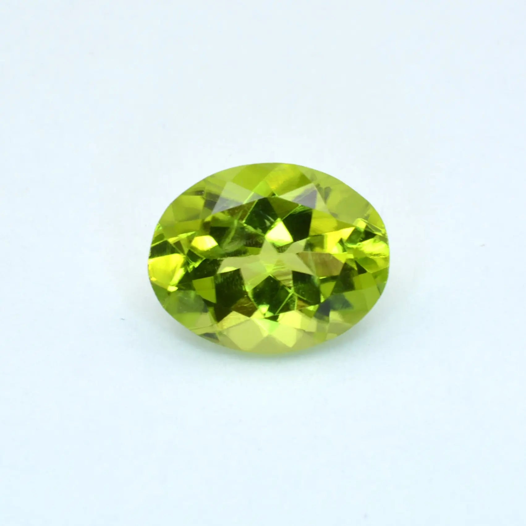 Pierre taillée Péridot Ovale 1,88ct
