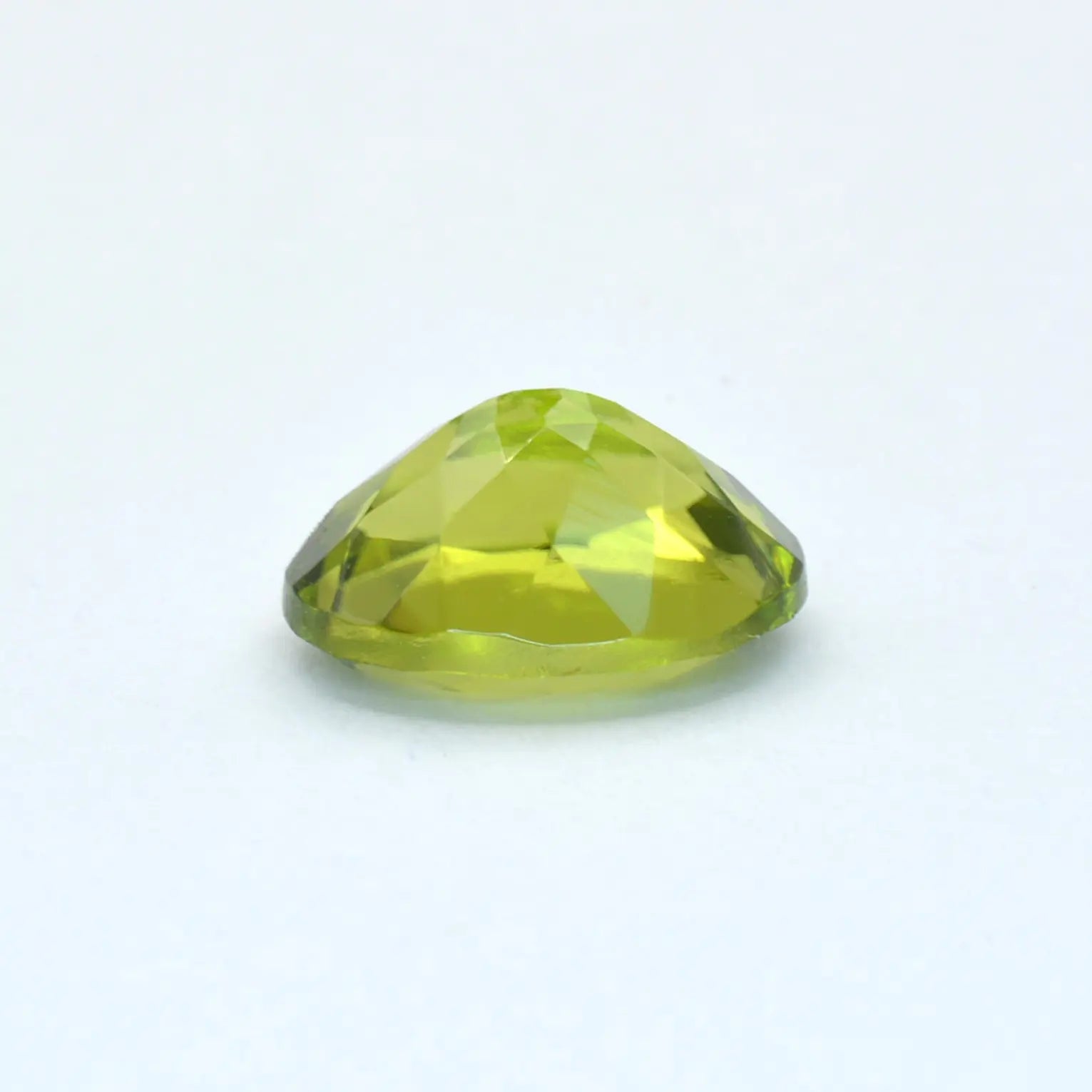 Pierre taillée Péridot Ovale 2,09ct