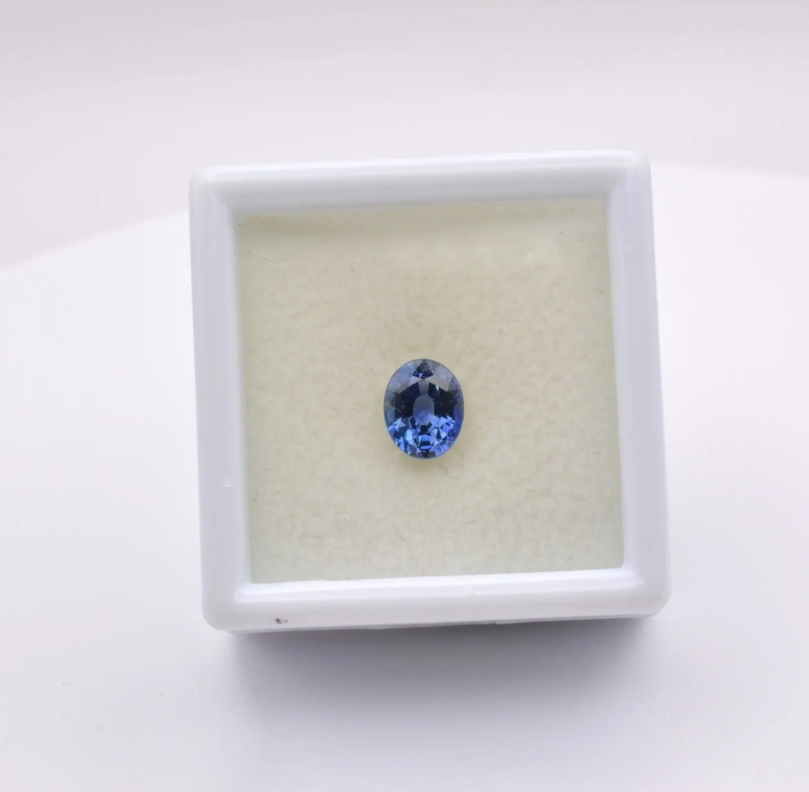 Saphir Ovale 0,91ct - pierre précieuse - gemme