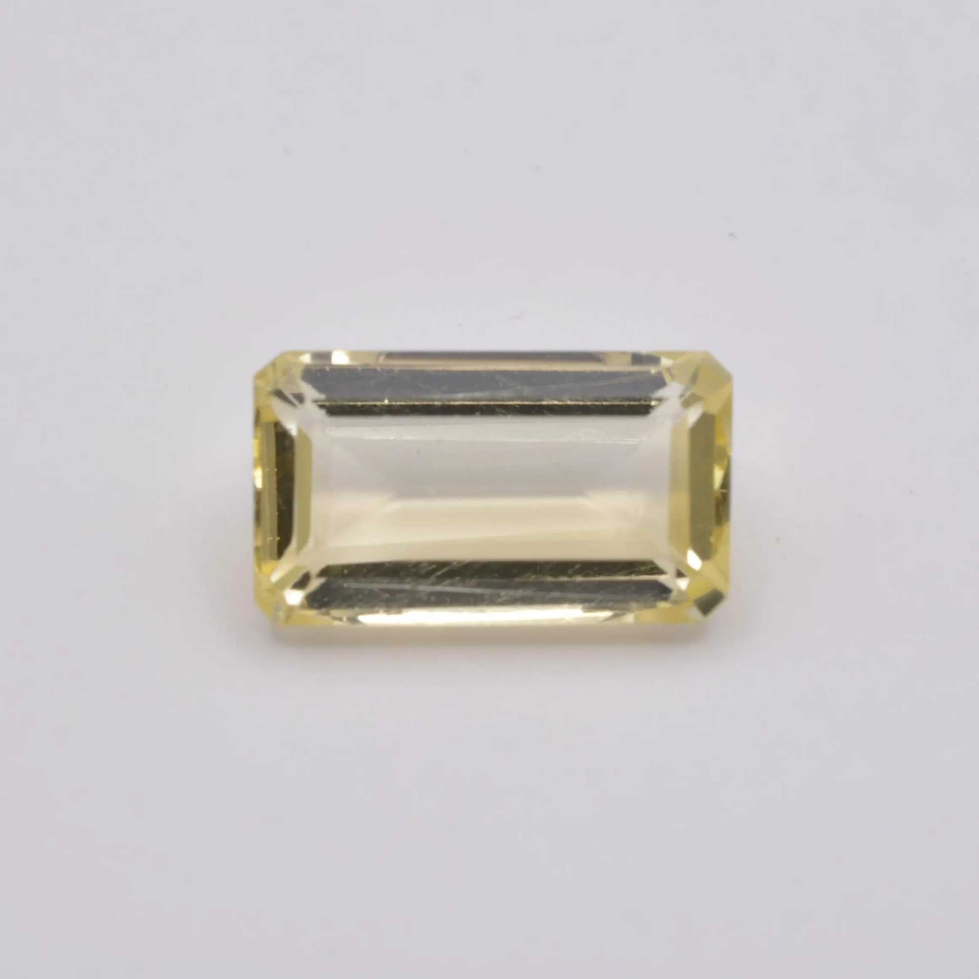 Pierre taillée Scapolite Jaune Rectangle 4,87ct