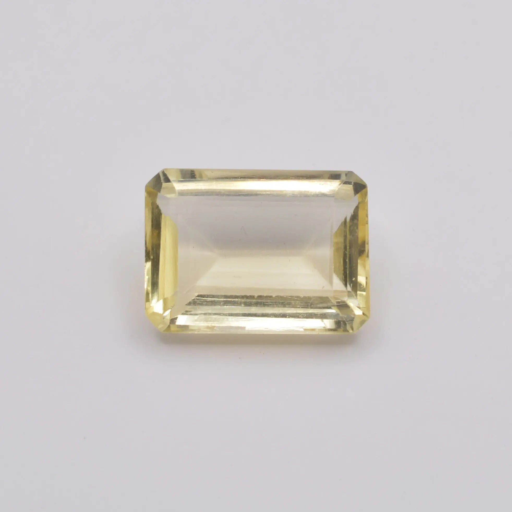 Pierre taillée Scapolite 5,06ct