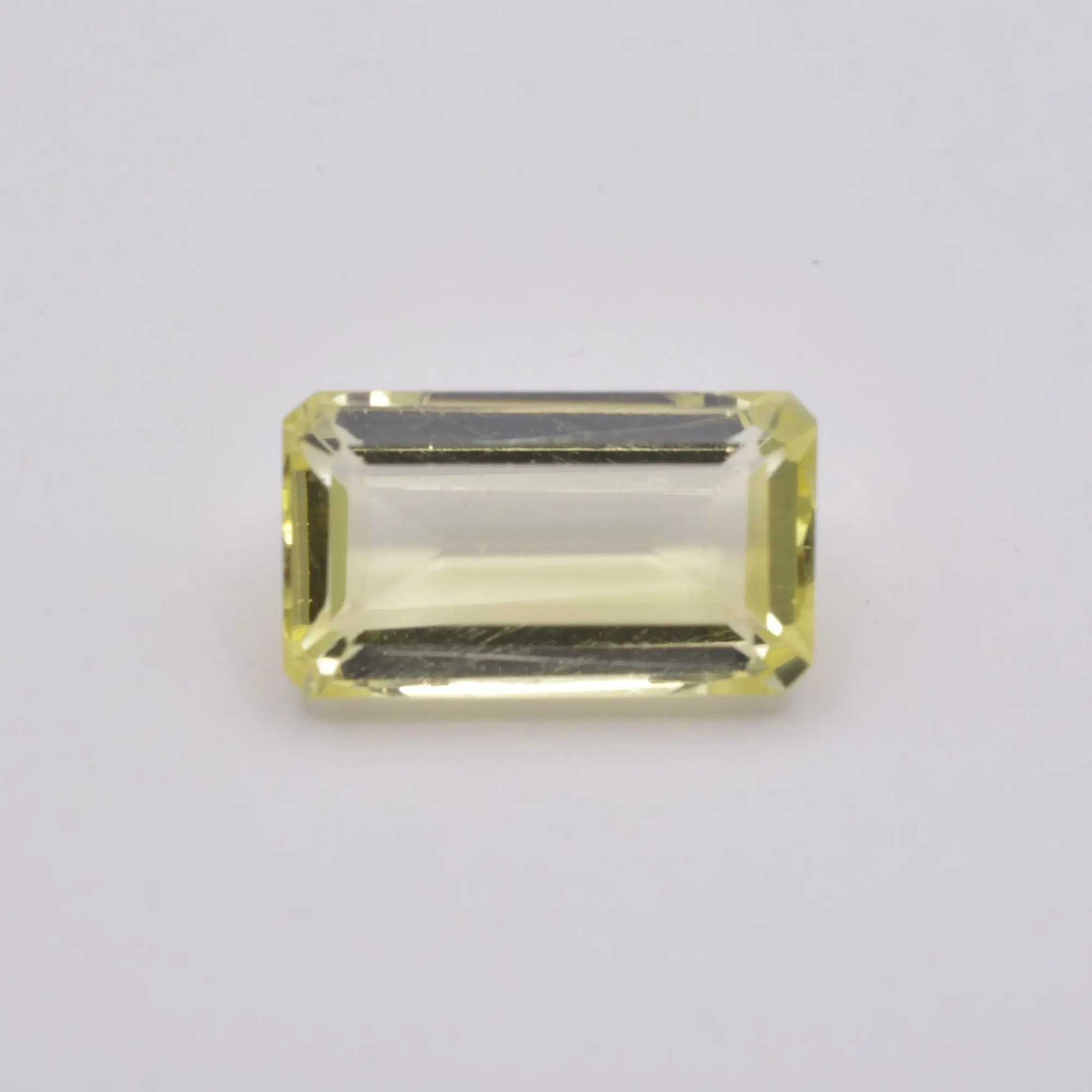 Pierre taillée Scapolite Jaune Rectangle 4,87ct