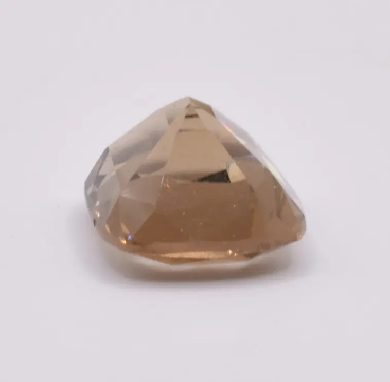 Pierre taillée Scapolite Brune Coussin 3,72ct
