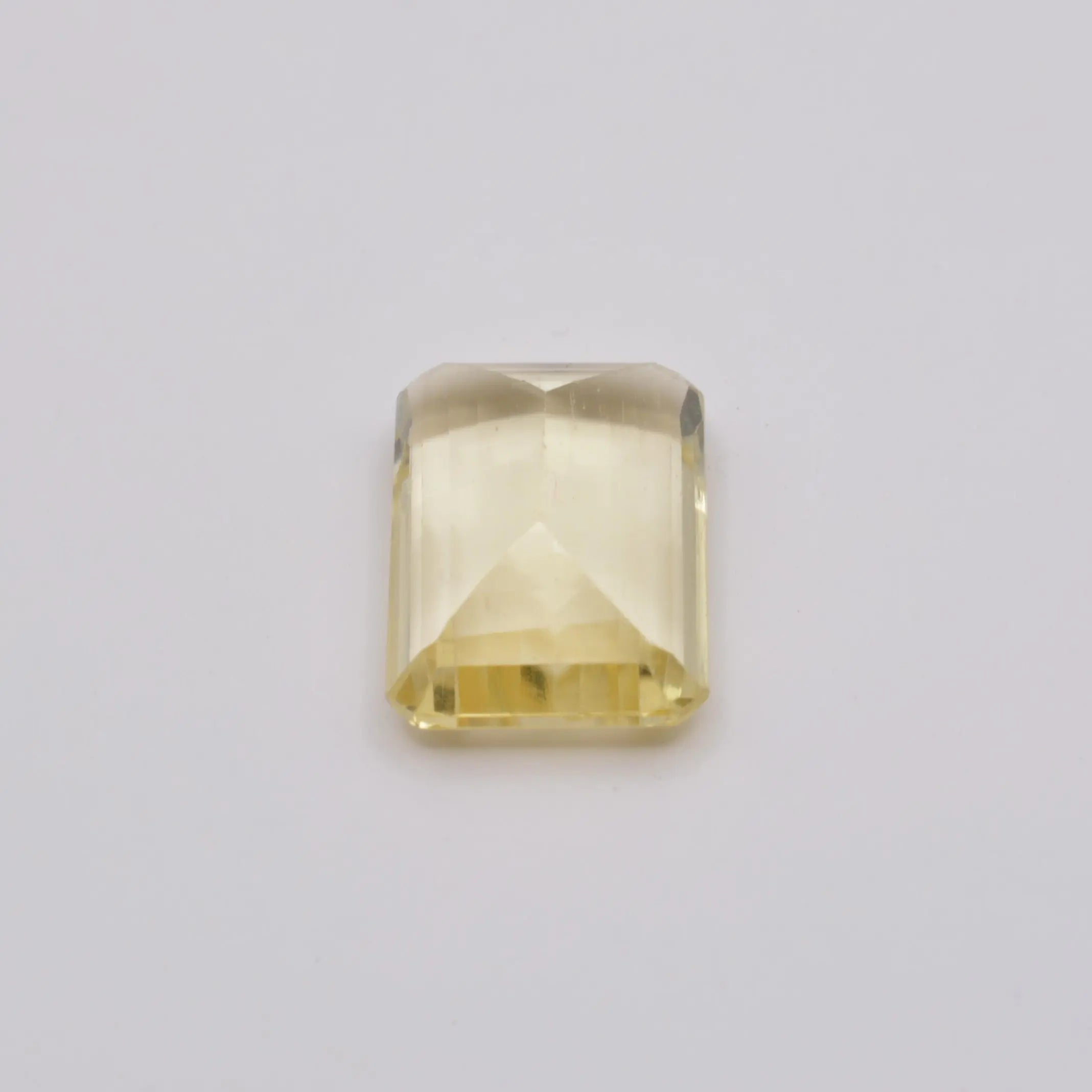 Pierre taillée Scapolite 5,06ct