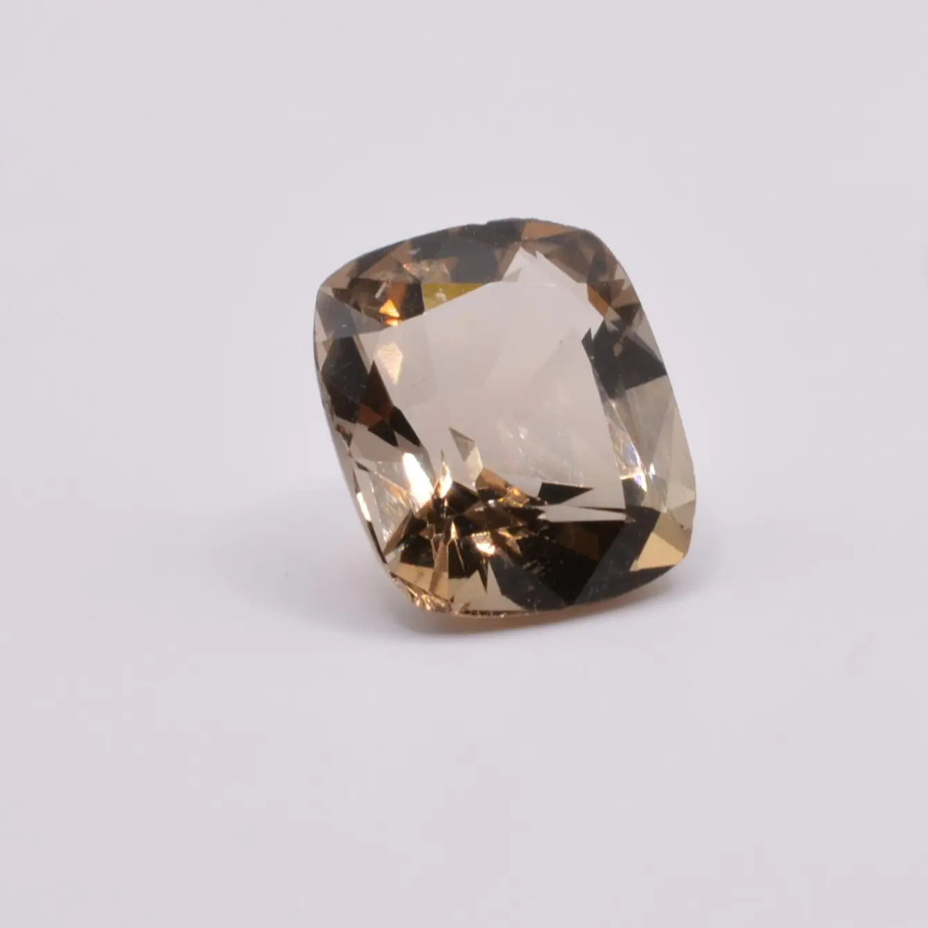 Pierre taillée Scapolite Brune Coussin 3,72ct
