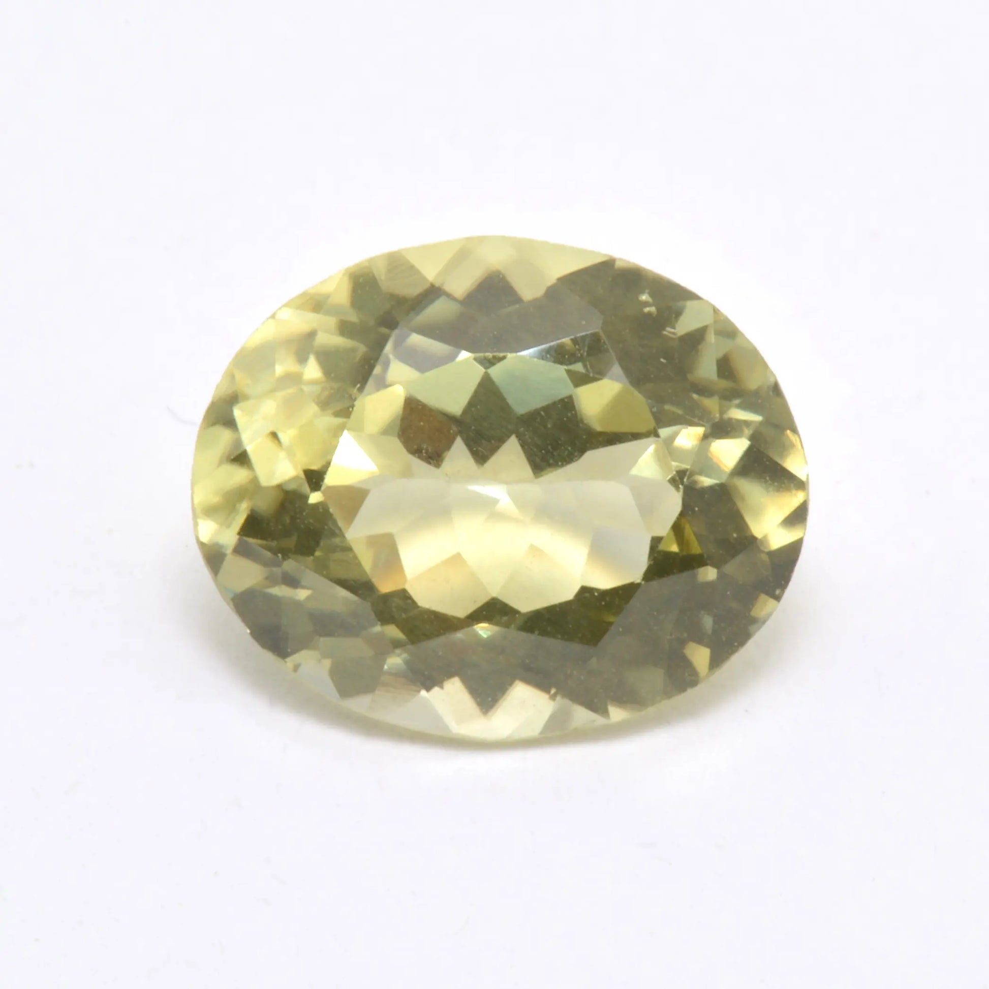 Pierre taillée Sillimanite Jaune Ovale 4,70 ct 