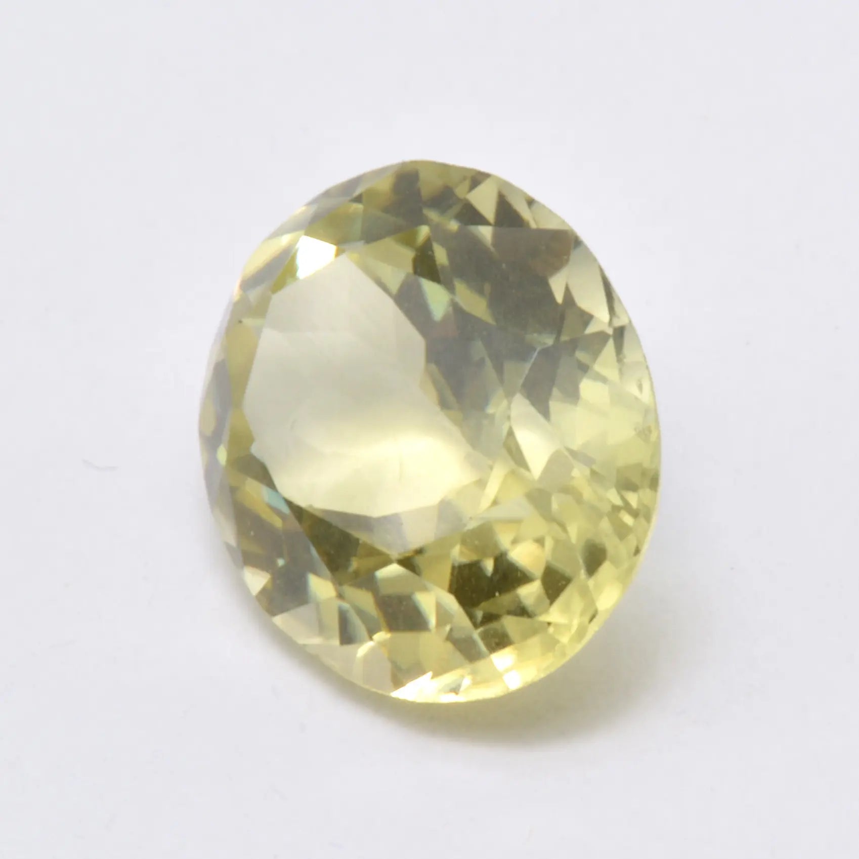 Pierre taillée Sillimanite Jaune Ovale 4,70 ct 