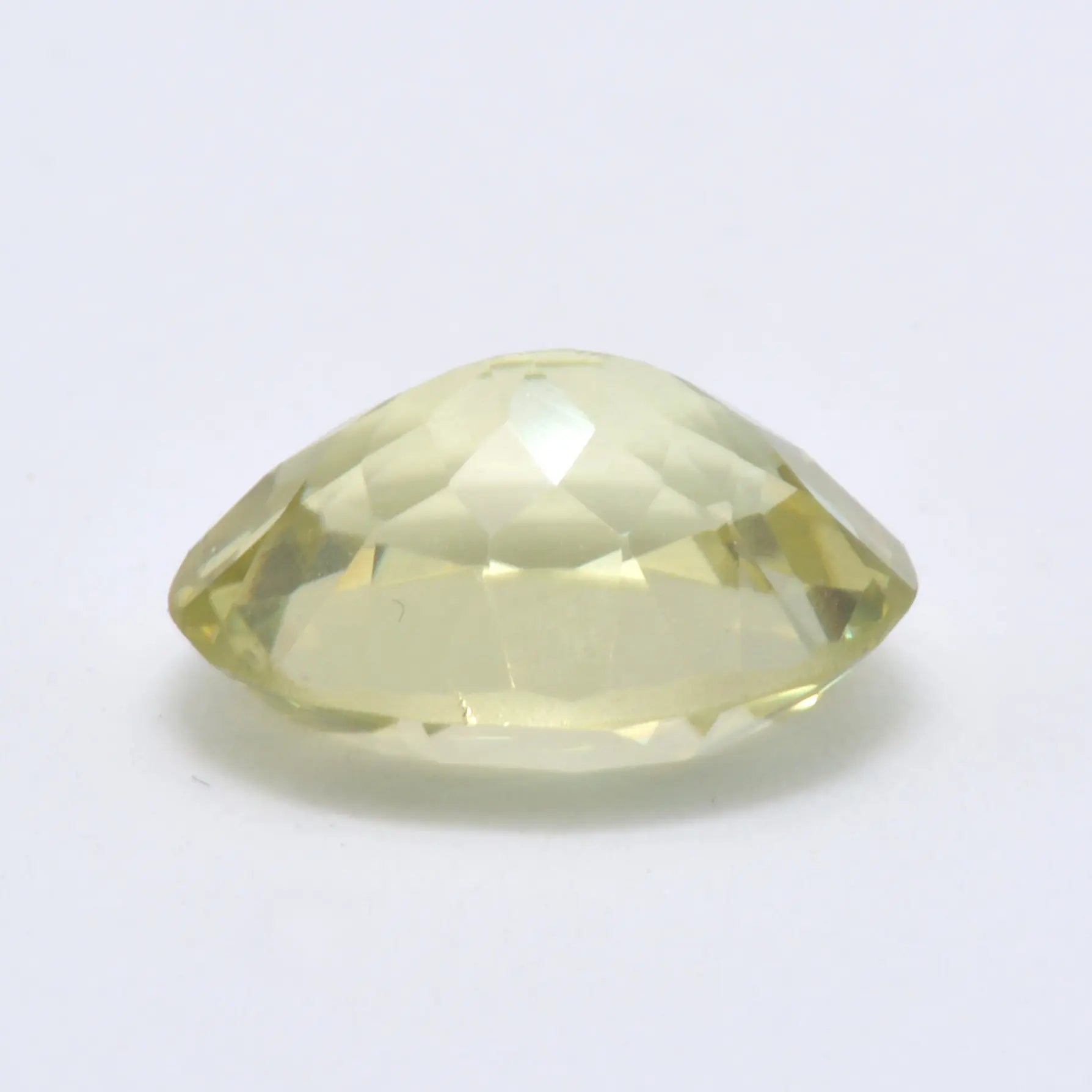 Pierre taillée Sillimanite Jaune Ovale 4,70 ct 