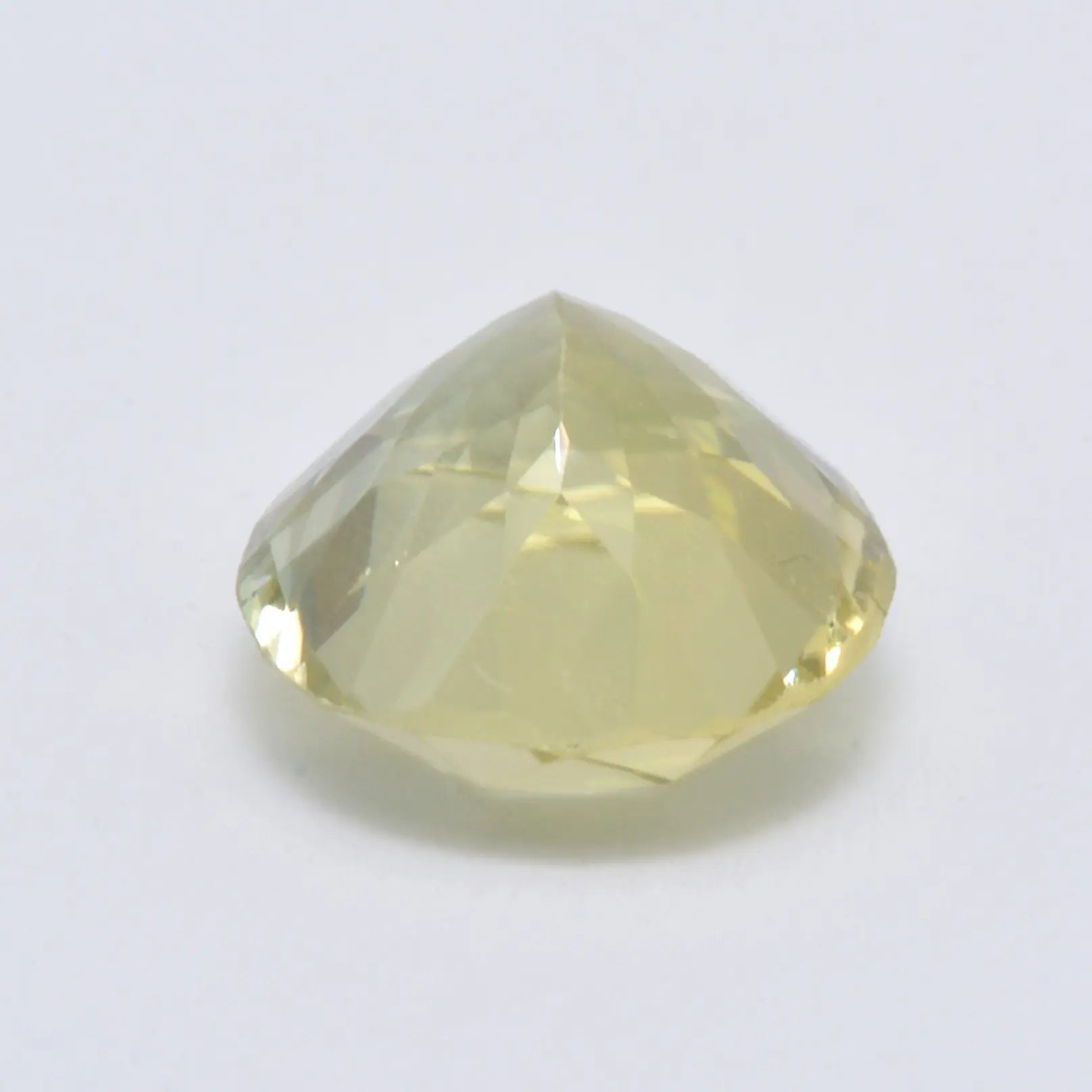 Pierre taillée Sillimanite Jaune Ovale 4,70 ct 
