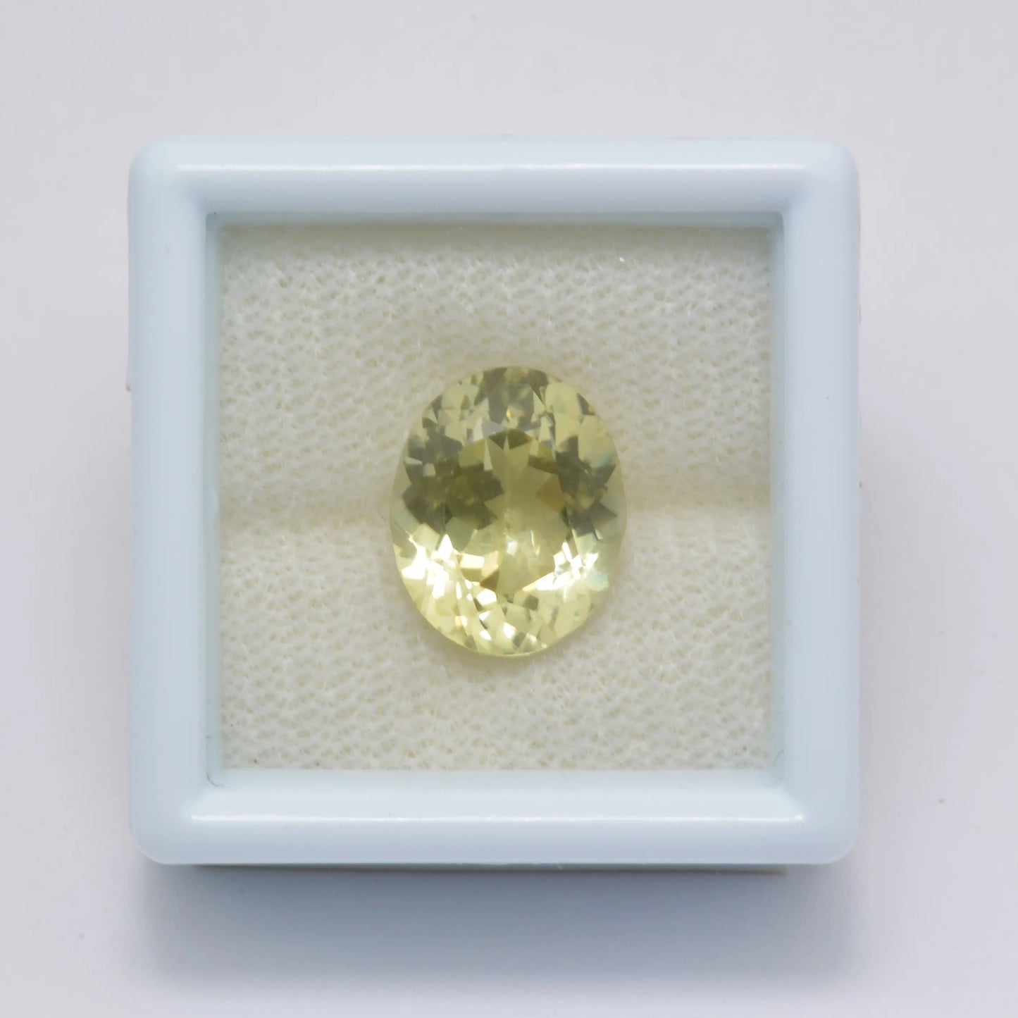 Sillimanite Jaune Ovale 4,70 ct
