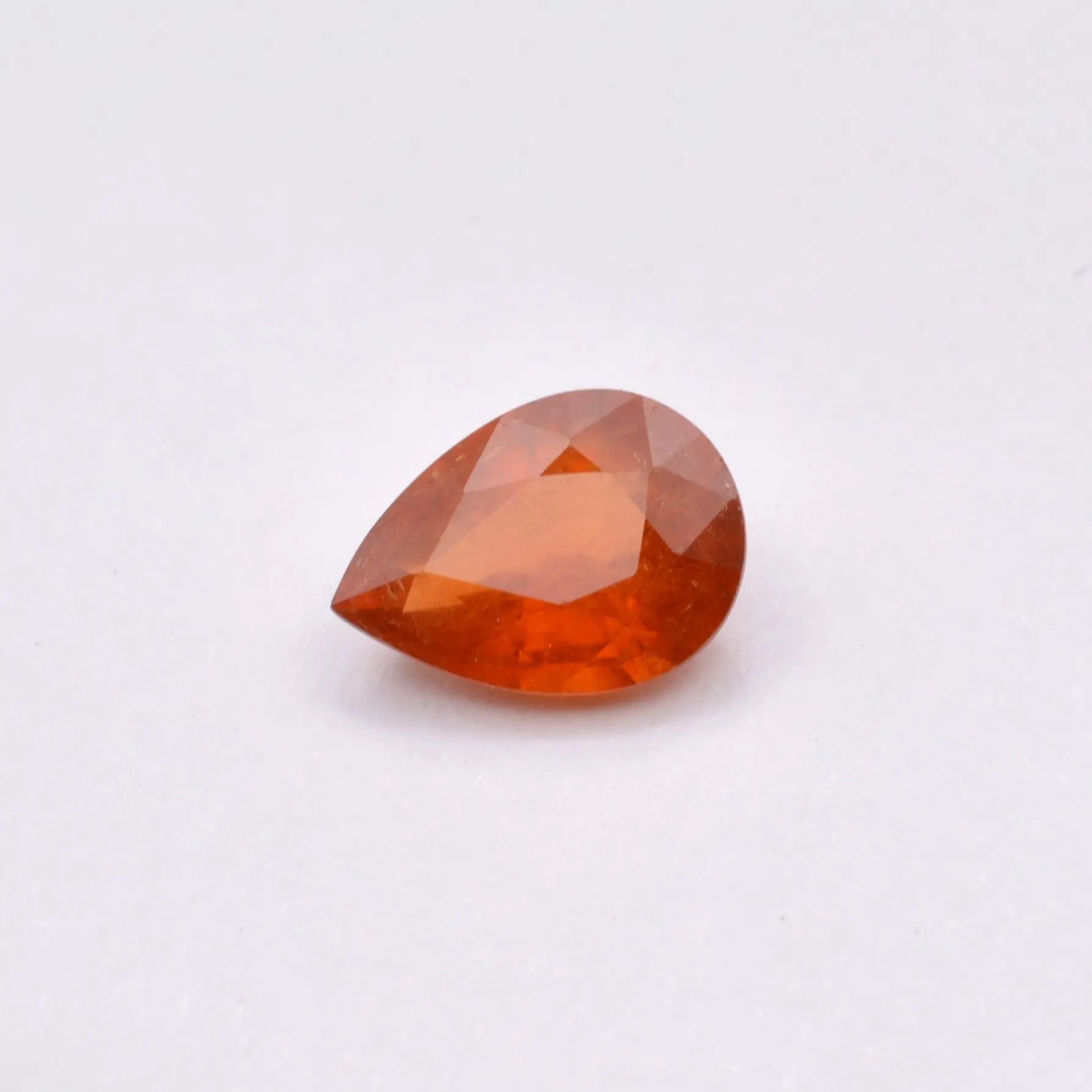 Pierre taillée Grenat Spessartite Poire 2,57ct