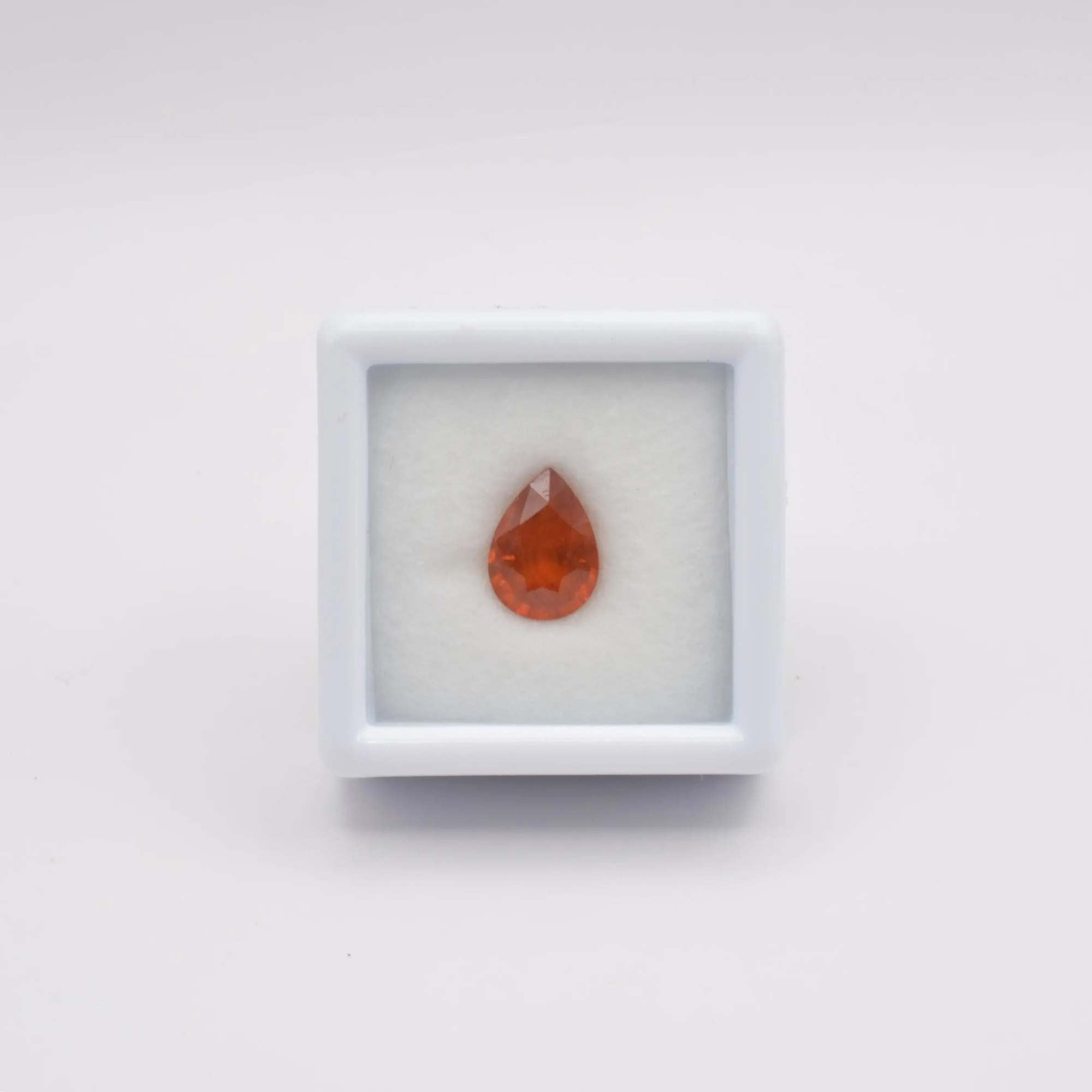 Pierre taillée Grenat Spessartite Poire 2,57ct