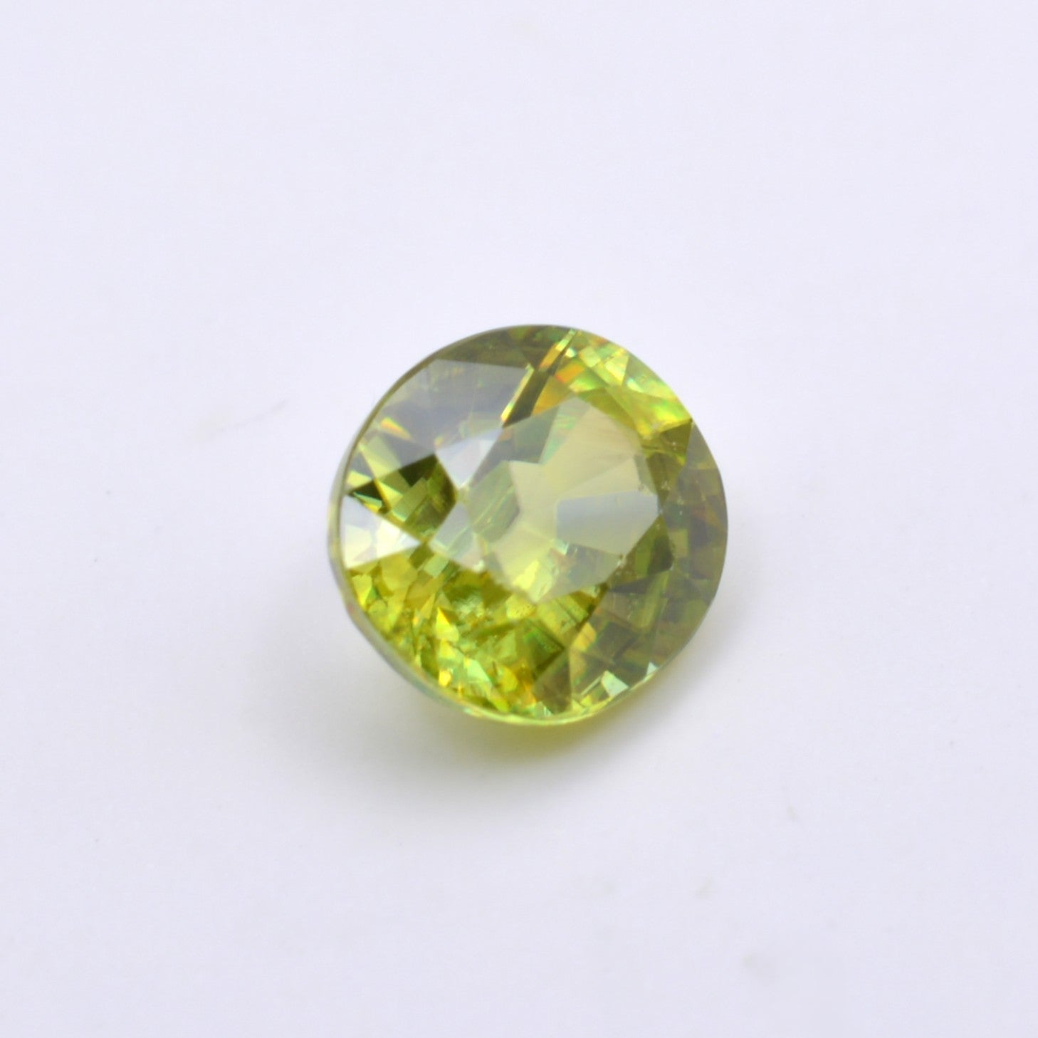 Sphène ou Titanite Ovale 0,68ct Pierre précieuse