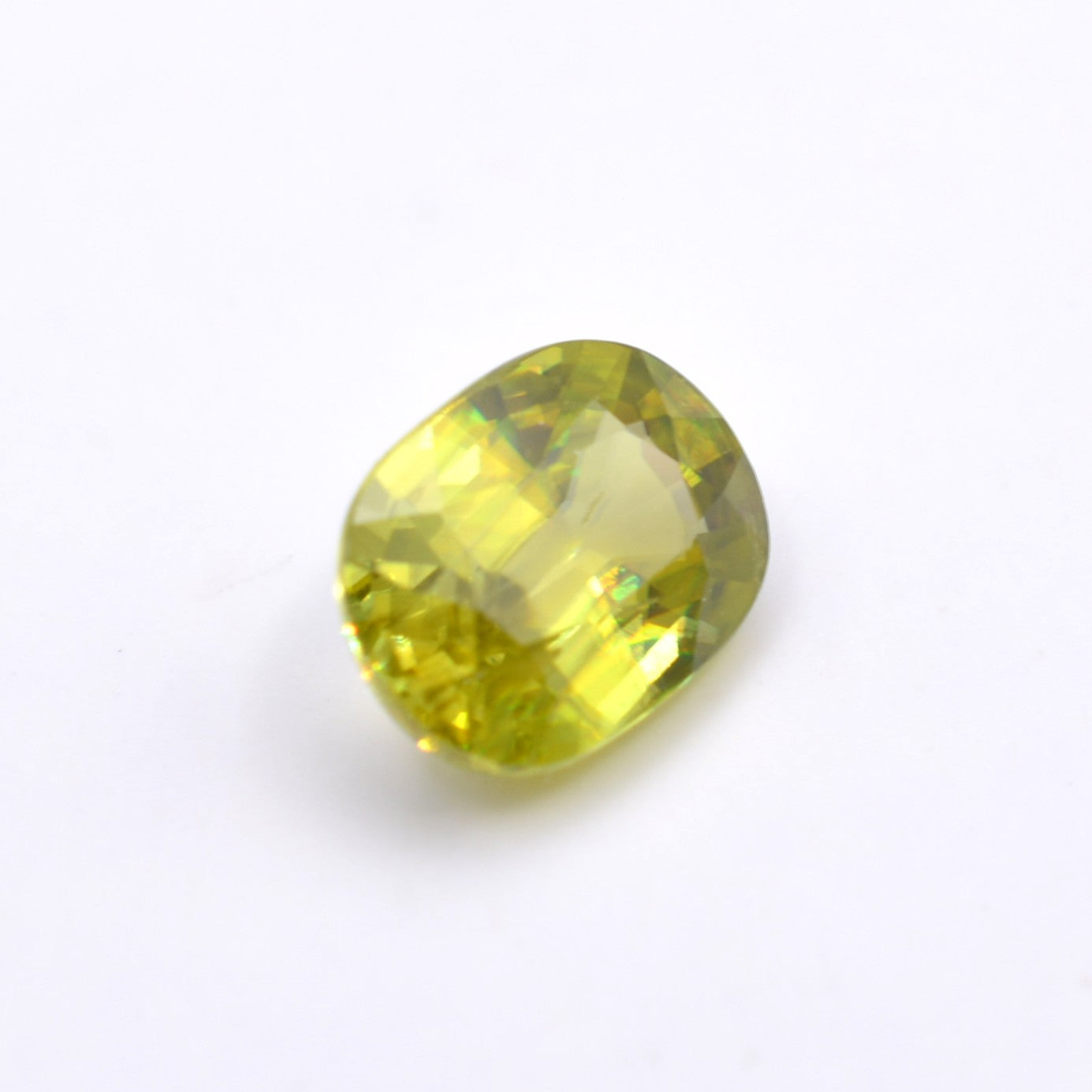 Sphène ou Titanite Ovale 0,77ct Pierre précieuse