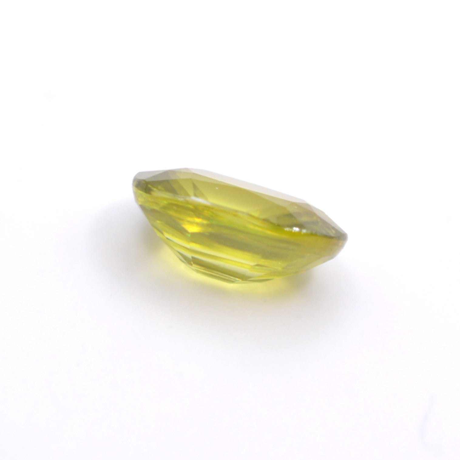 Sphène ou Titanite Ovale 0,77ct Pierre précieuse