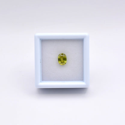 Sphène ou Titanite Ovale 0,77ct Pierre précieuse