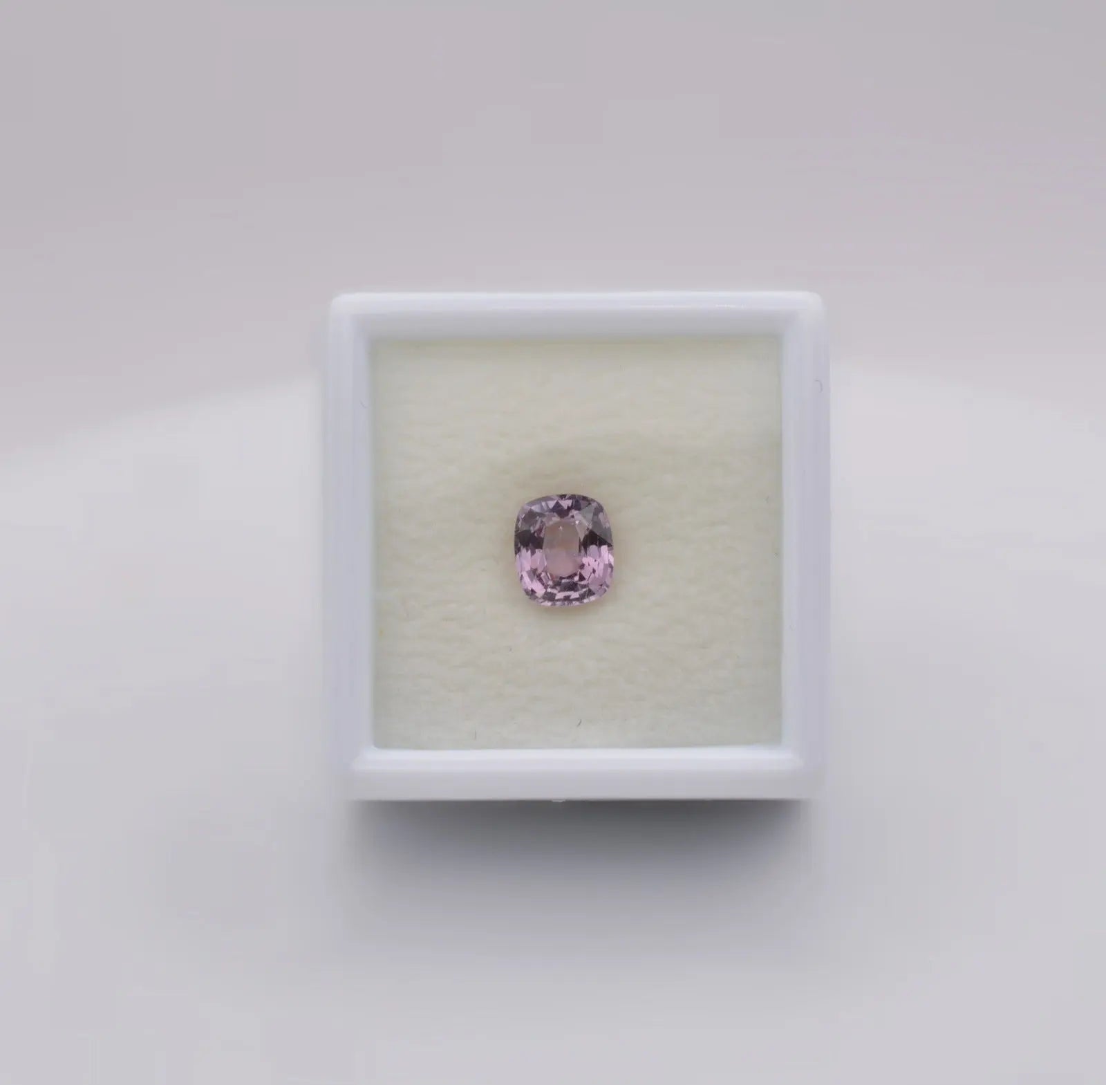 Pierre taillée Spinelle Coussin 1,03ct