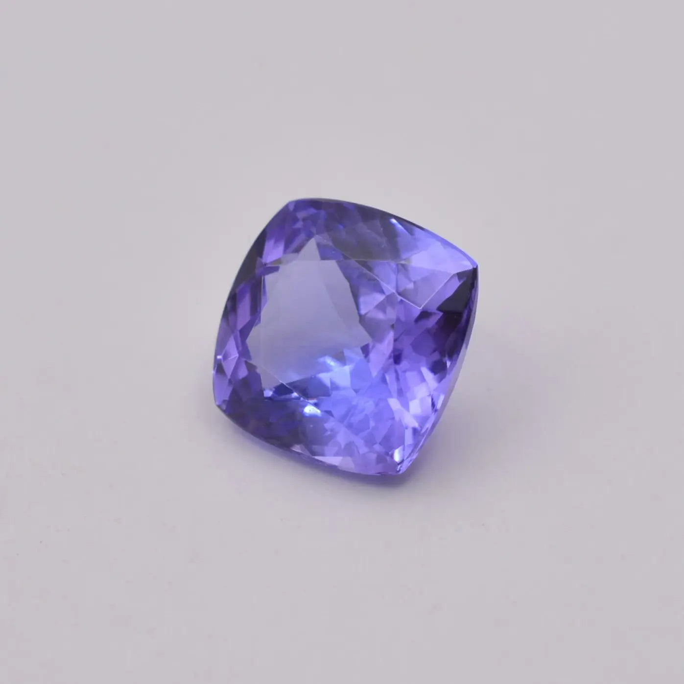 Pierre taillée Tanzanite Coussin Carré 2,37ct