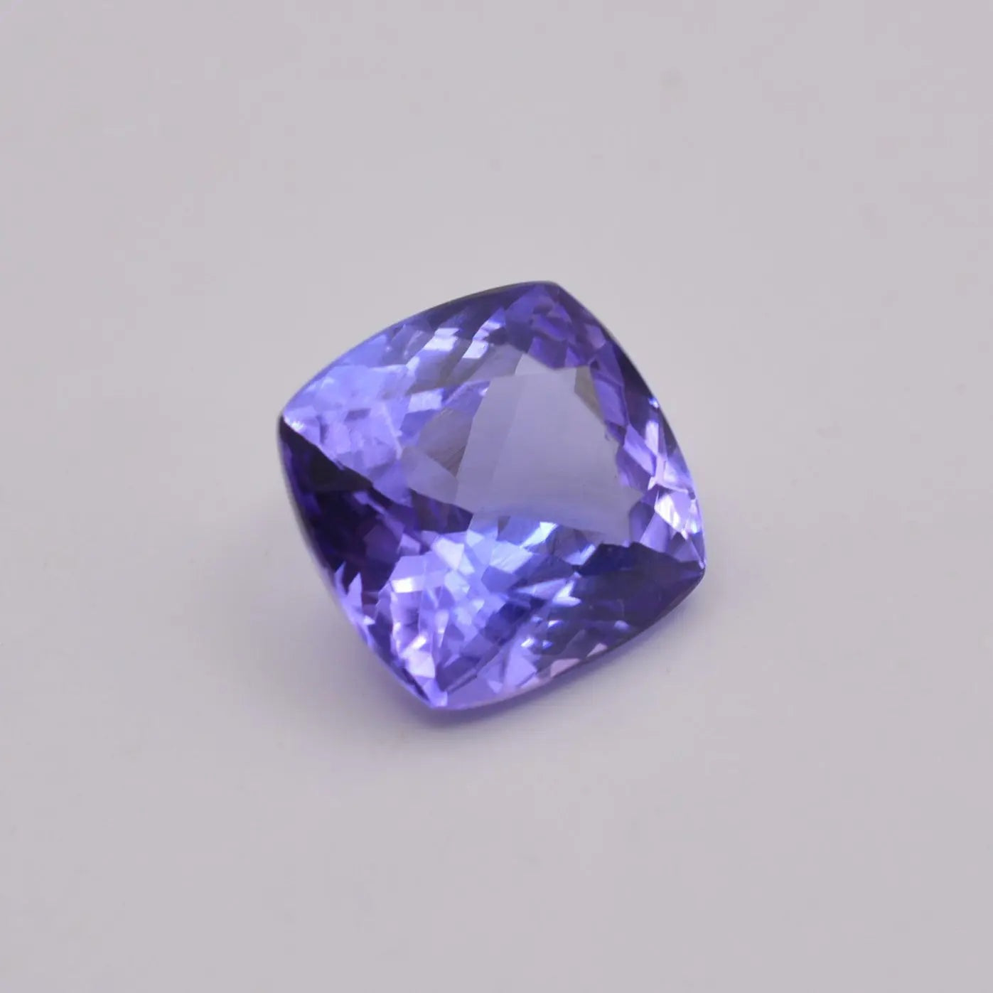 Pierre taillée Tanzanite Coussin Carré 2,37ct