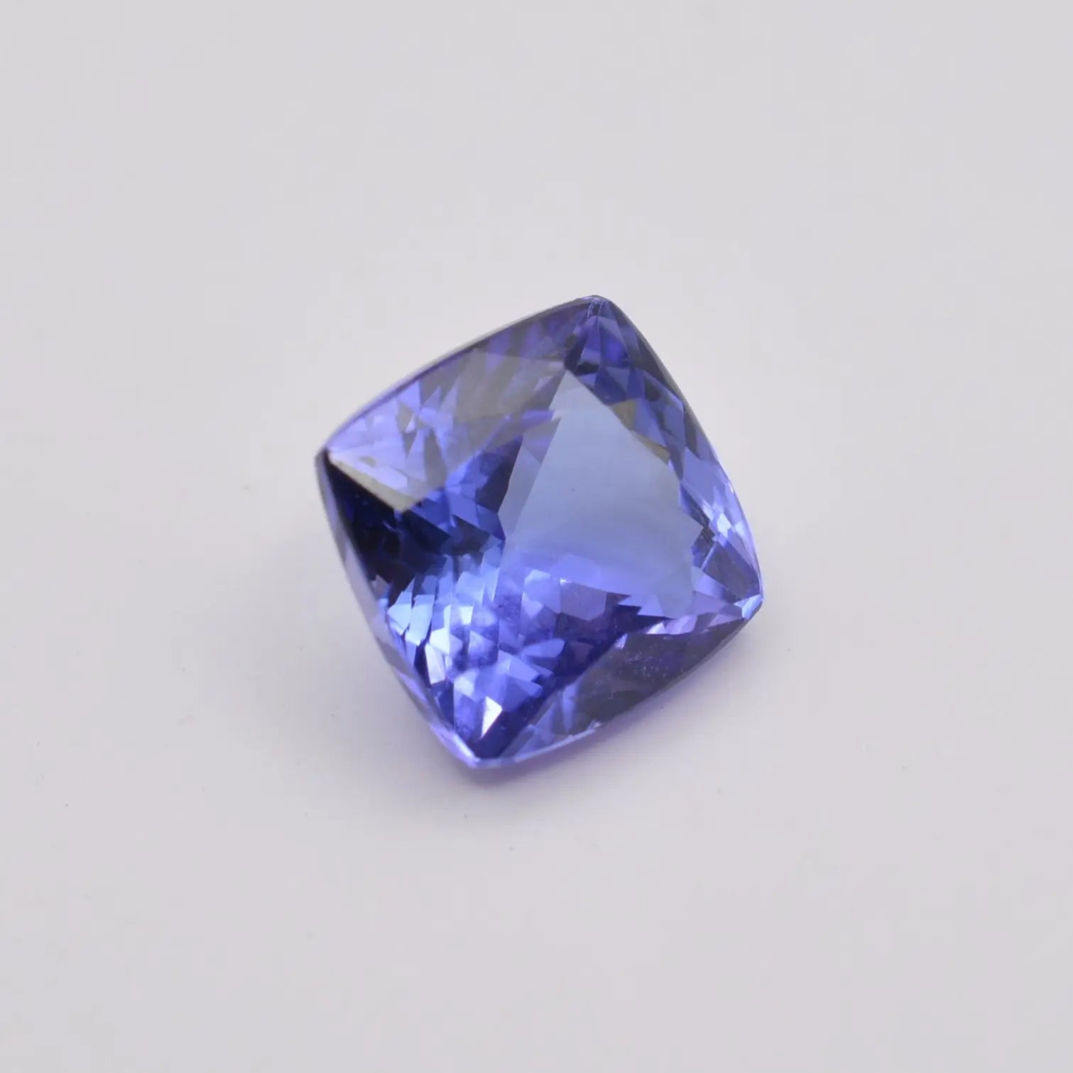 Pierre taillée Tanzanite Coussin Carré 2,84ct