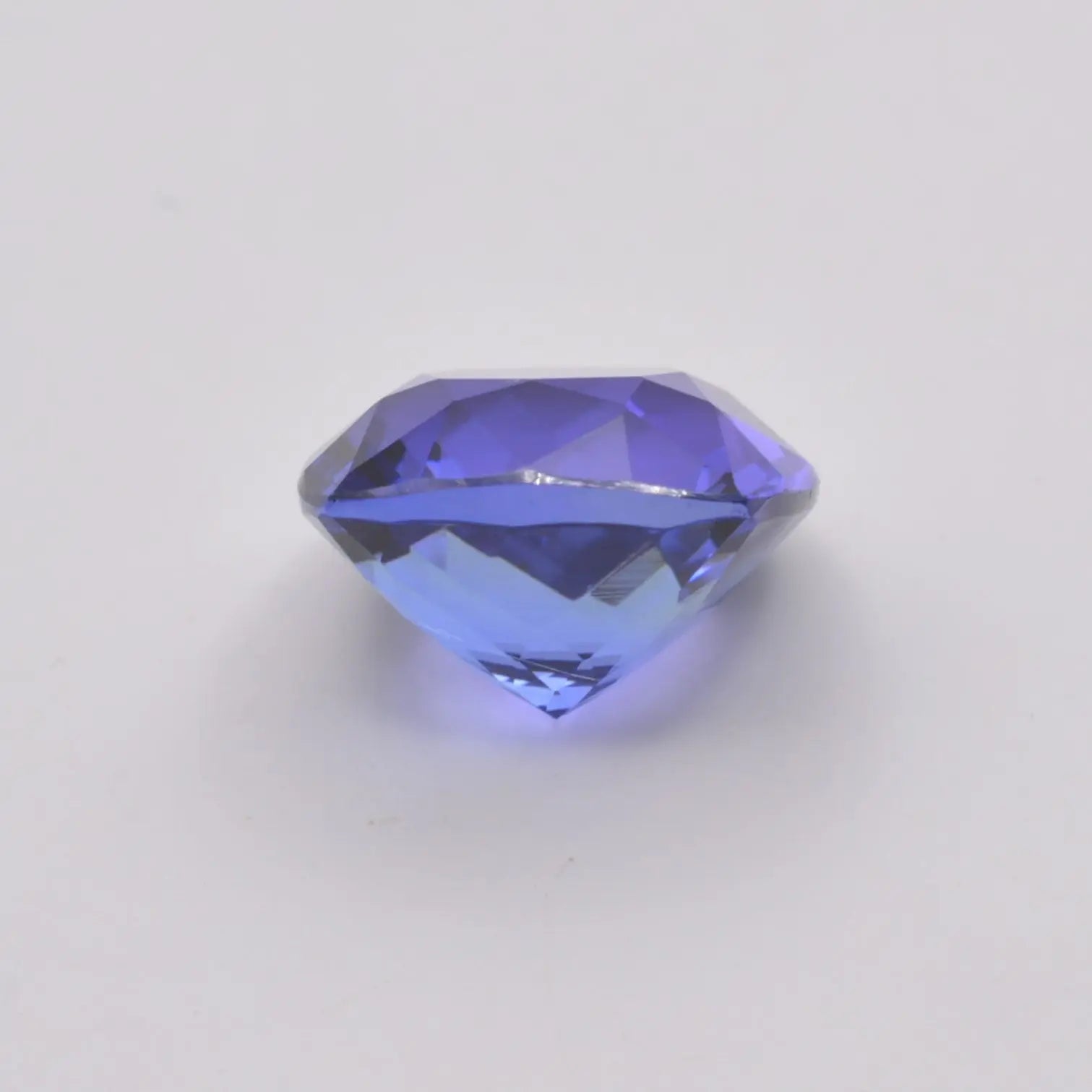 Pierre taillée Tanzanite coussin carré 3,51ct