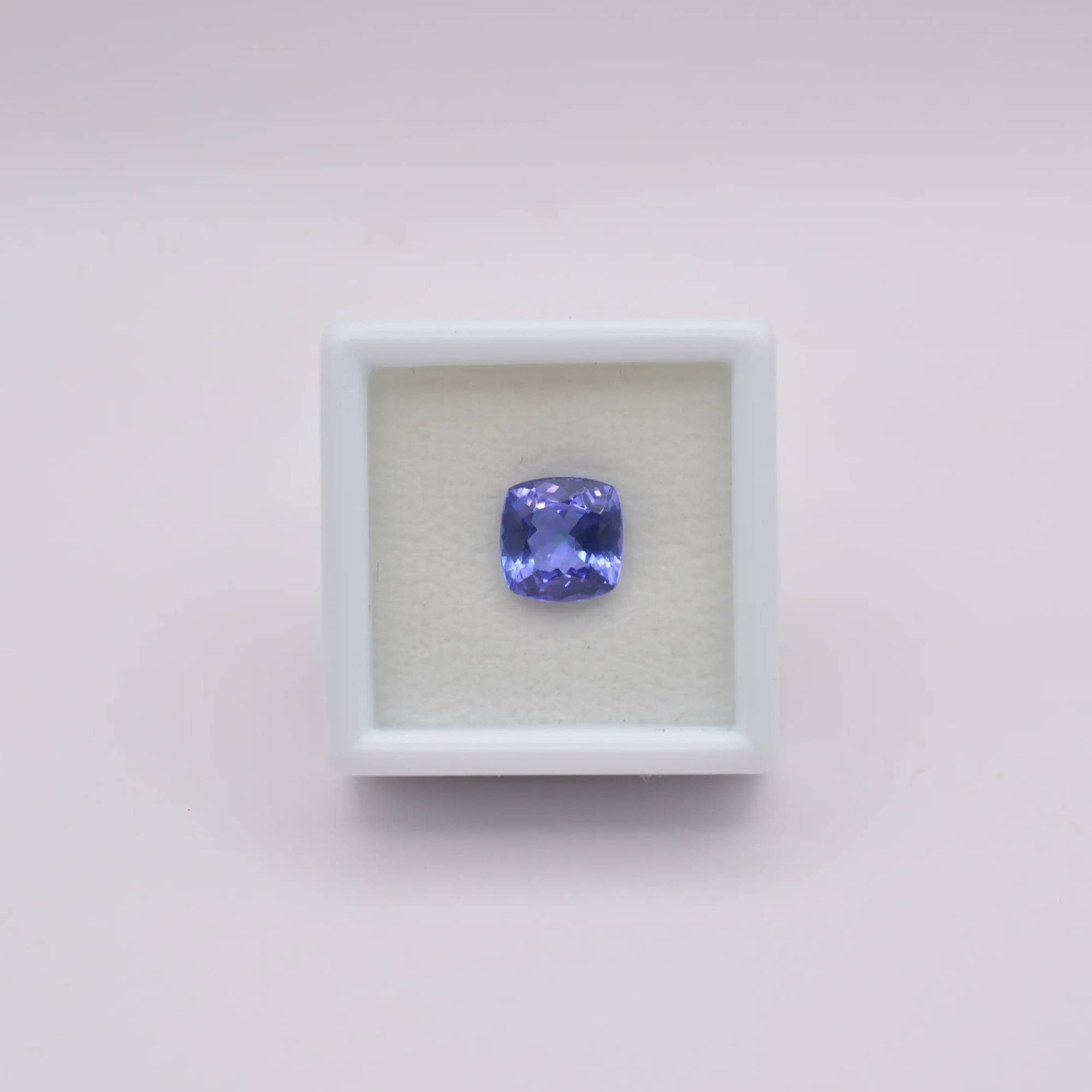 Pierre taillée Tanzanite Coussin Carré 2,37ct