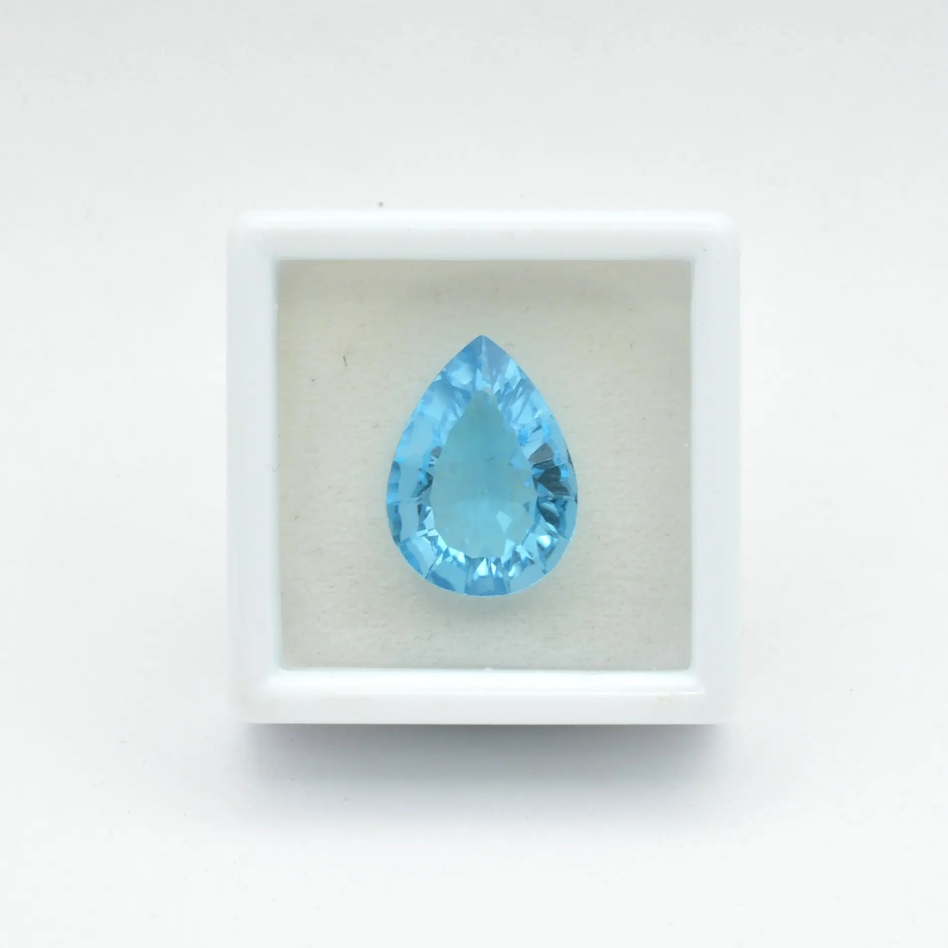 Topaze Bleue Poire 6,63 ct - 