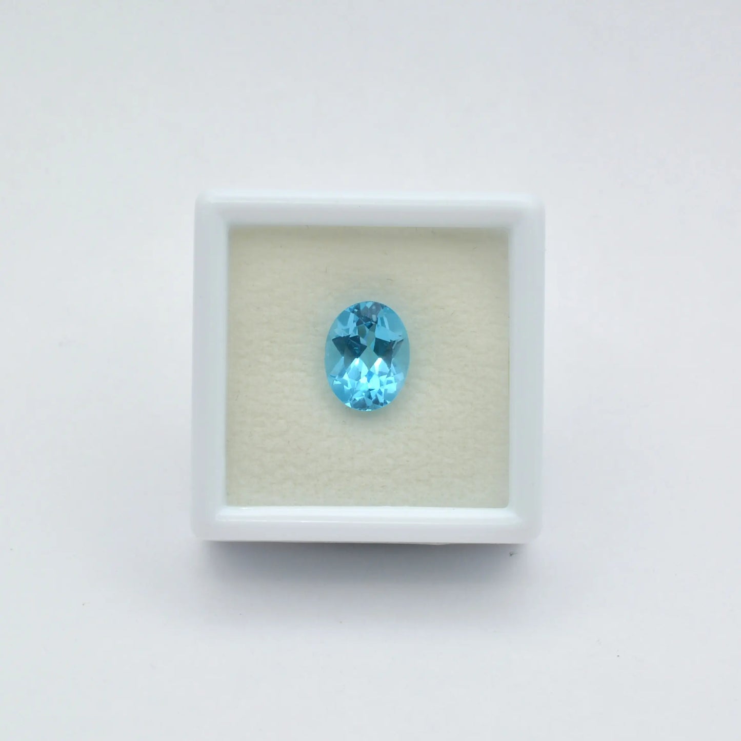 Topaze Bleue Ovale 2,11 ct