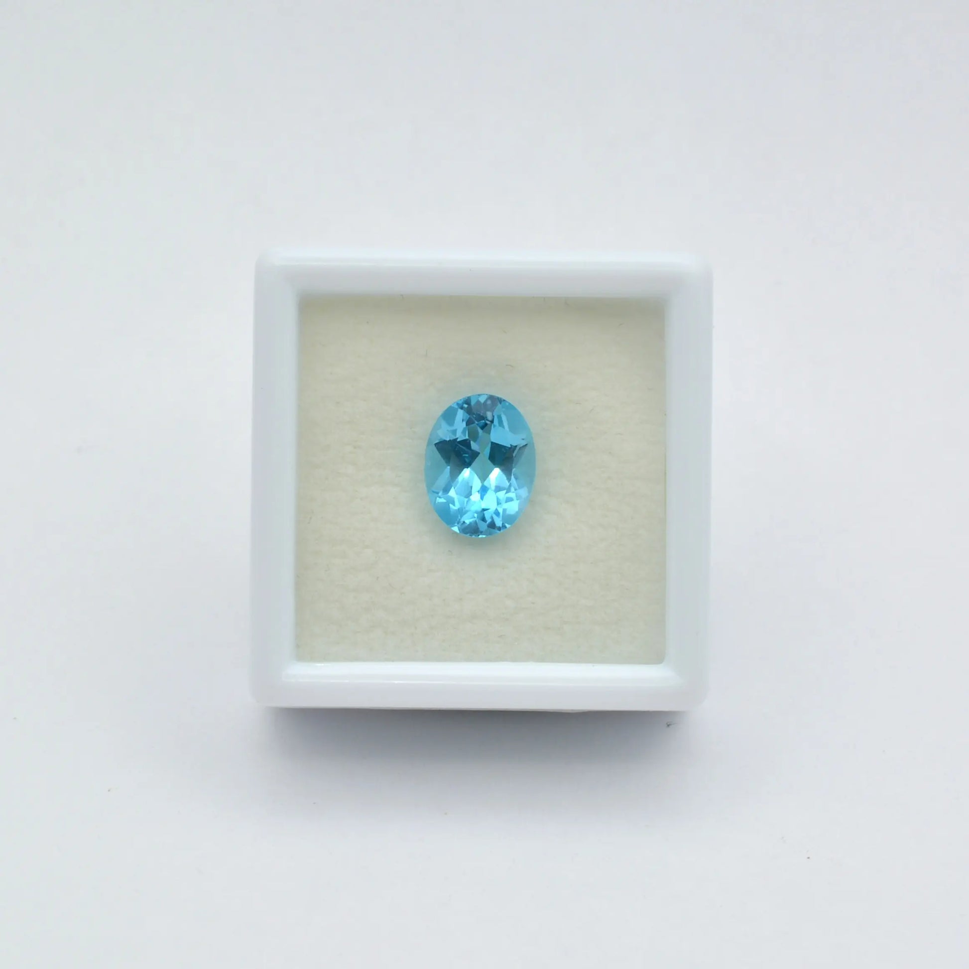 Topaze Bleue Ovale 2,11 ct