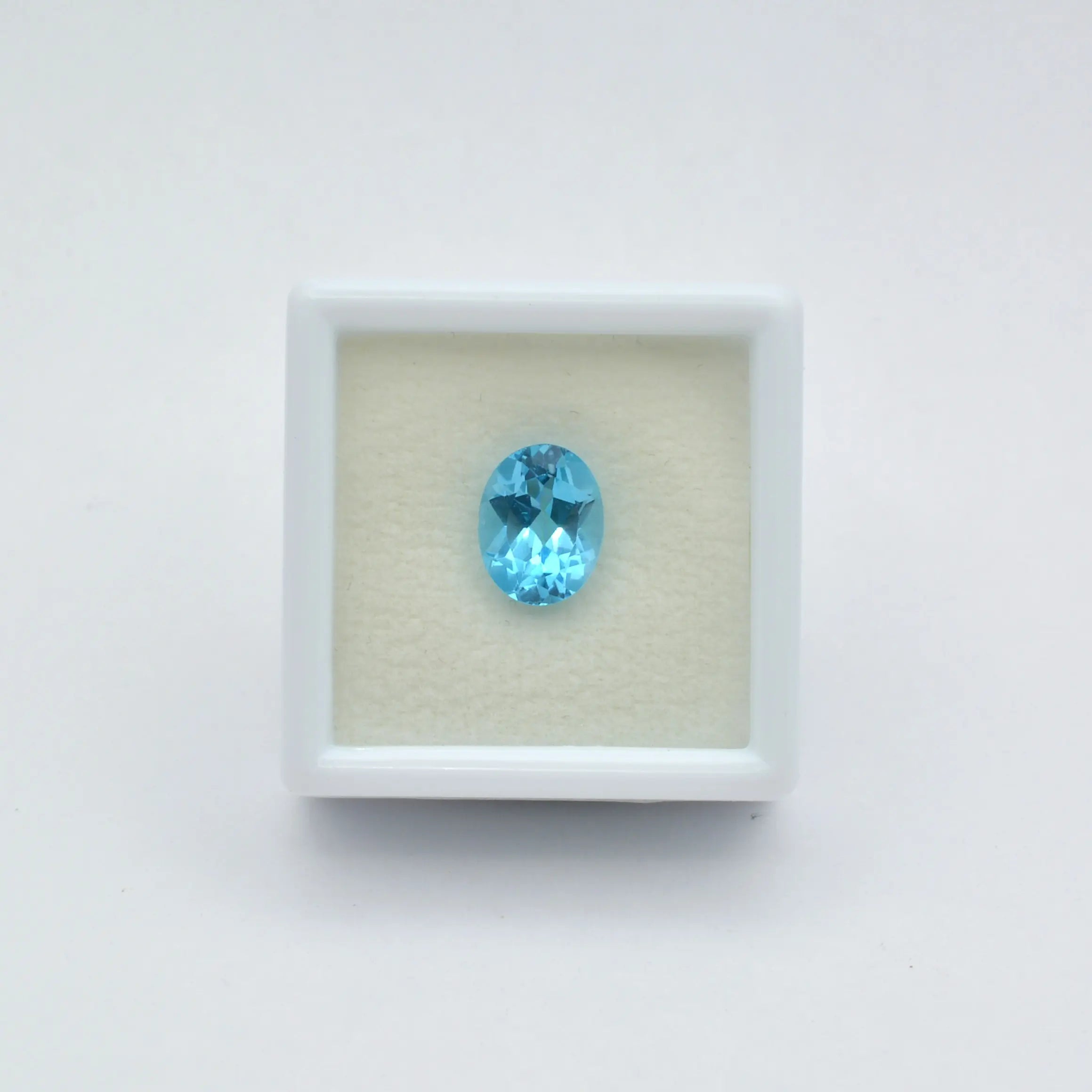 Topaze Bleue Ovale 2,11 ct - 