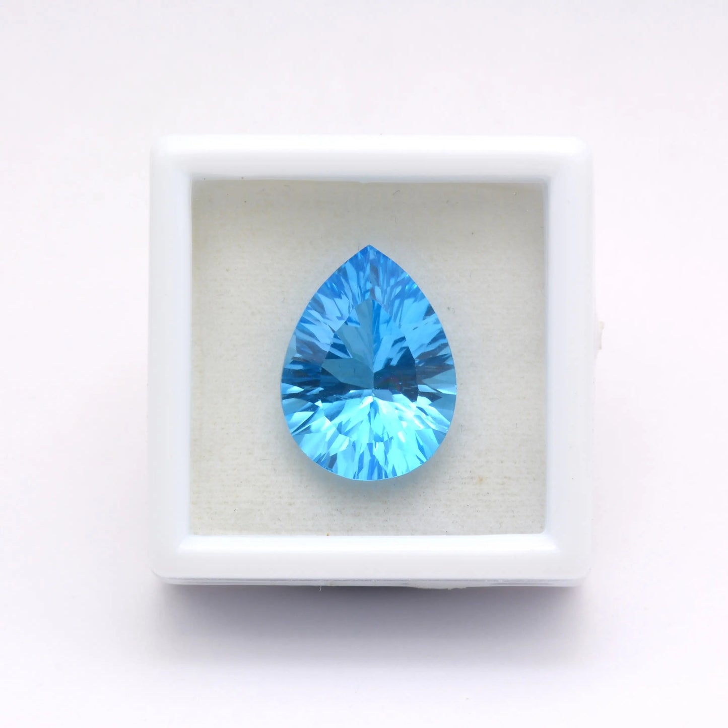 Topaze Bleue Poire 8,83 ct