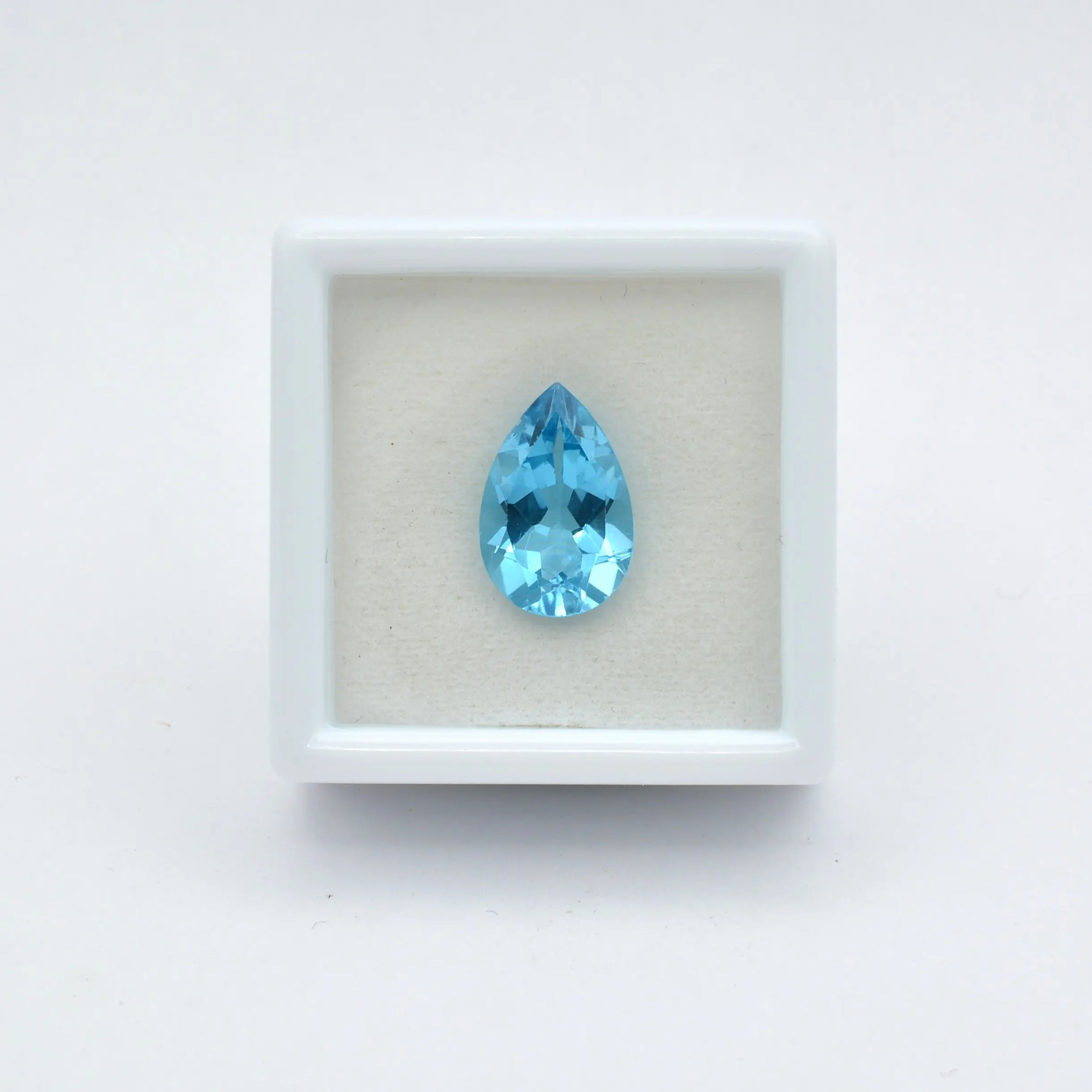 Topaze Bleue Poire 3,35ct - 